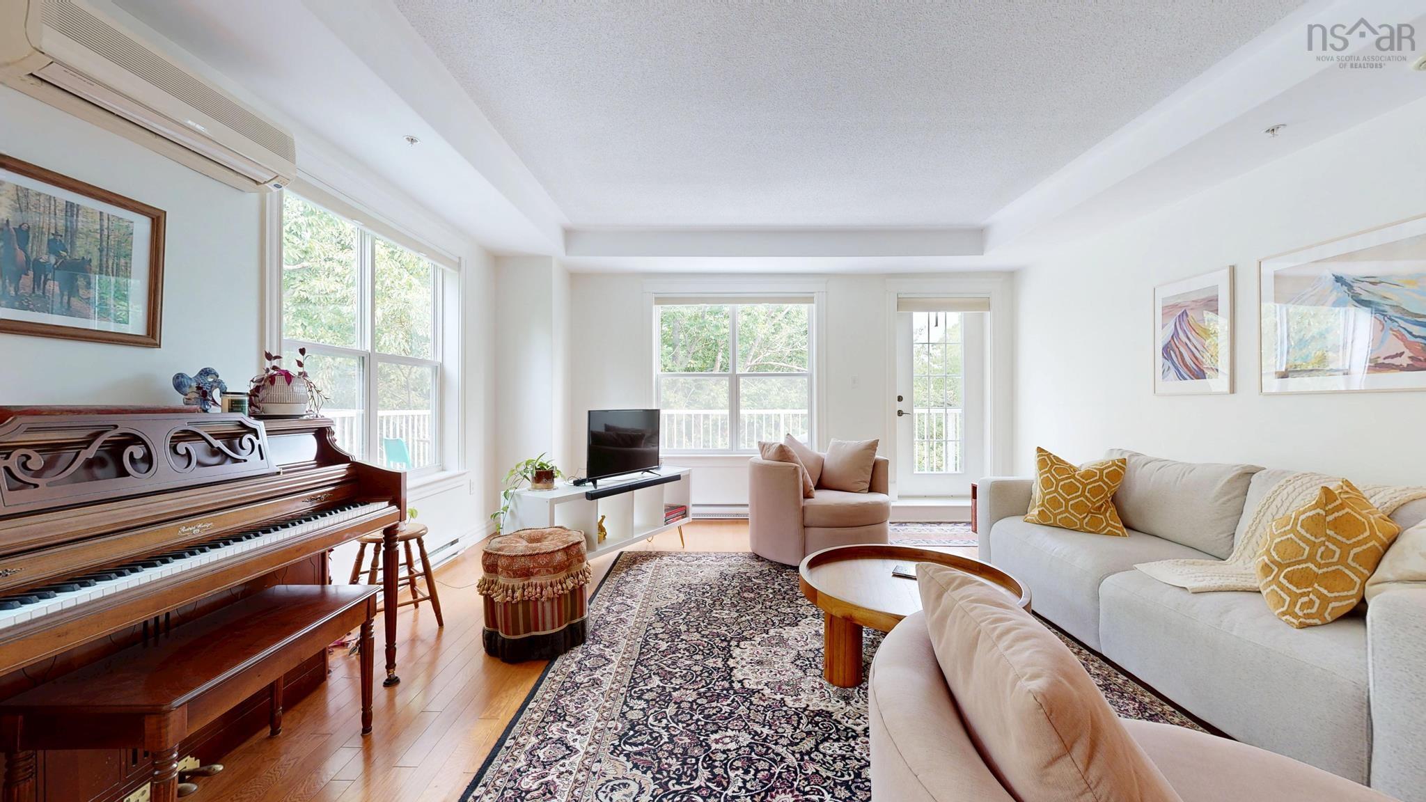 $472,700.00: 308 476 Main Street, Mahone Bay