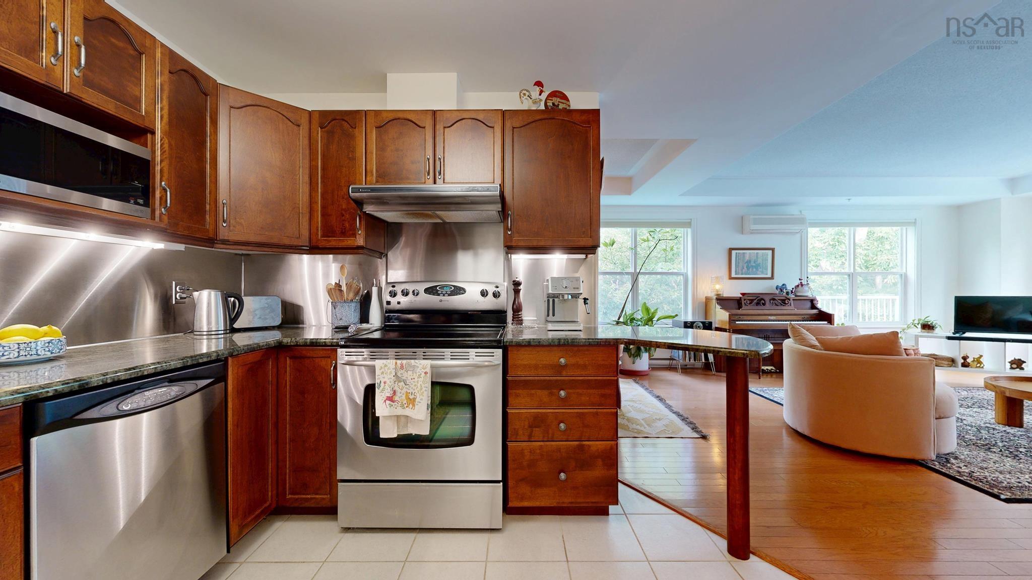 $472,700.00: 308 476 Main Street, Mahone Bay