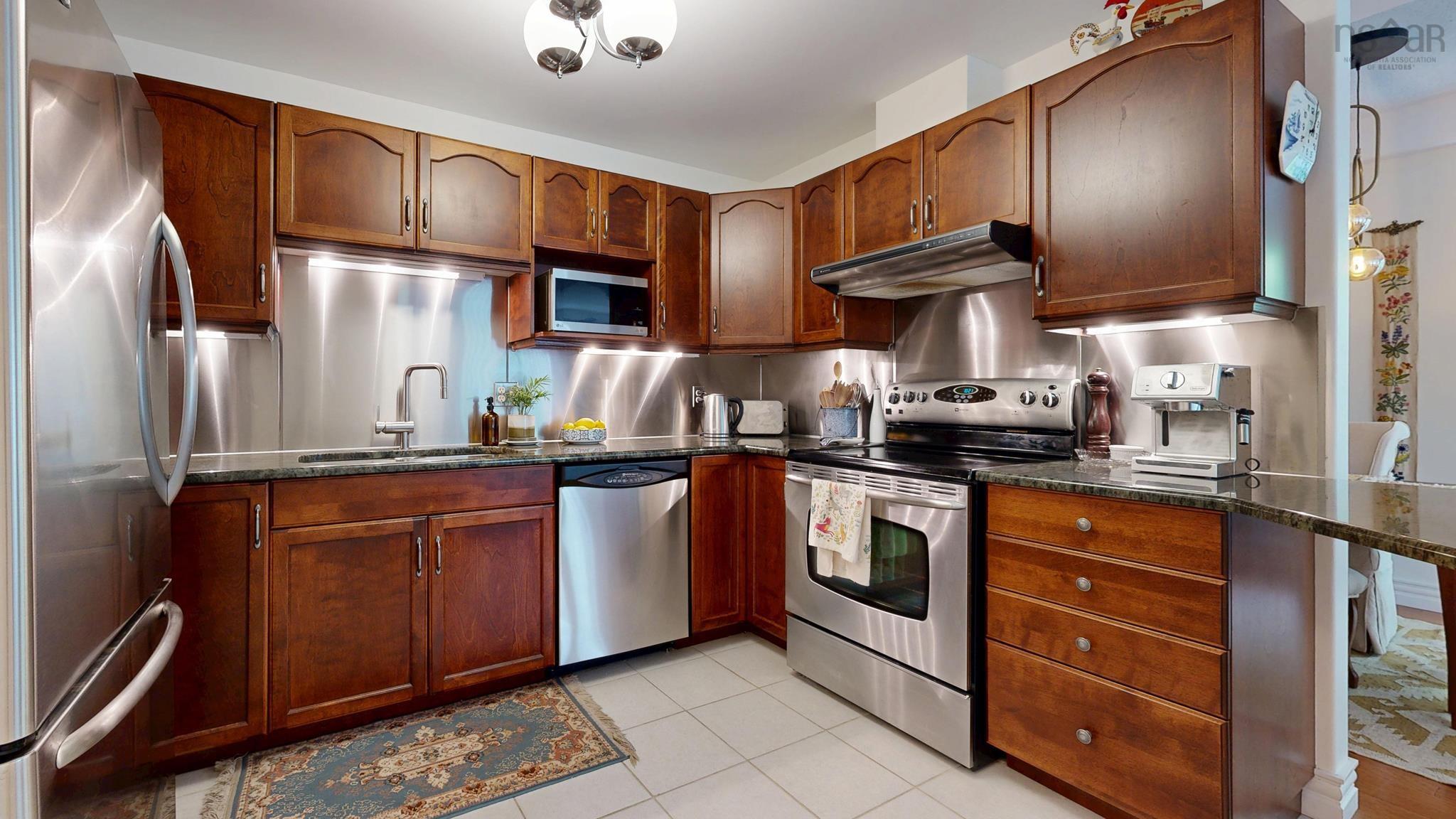 $472,700.00: 308 476 Main Street, Mahone Bay