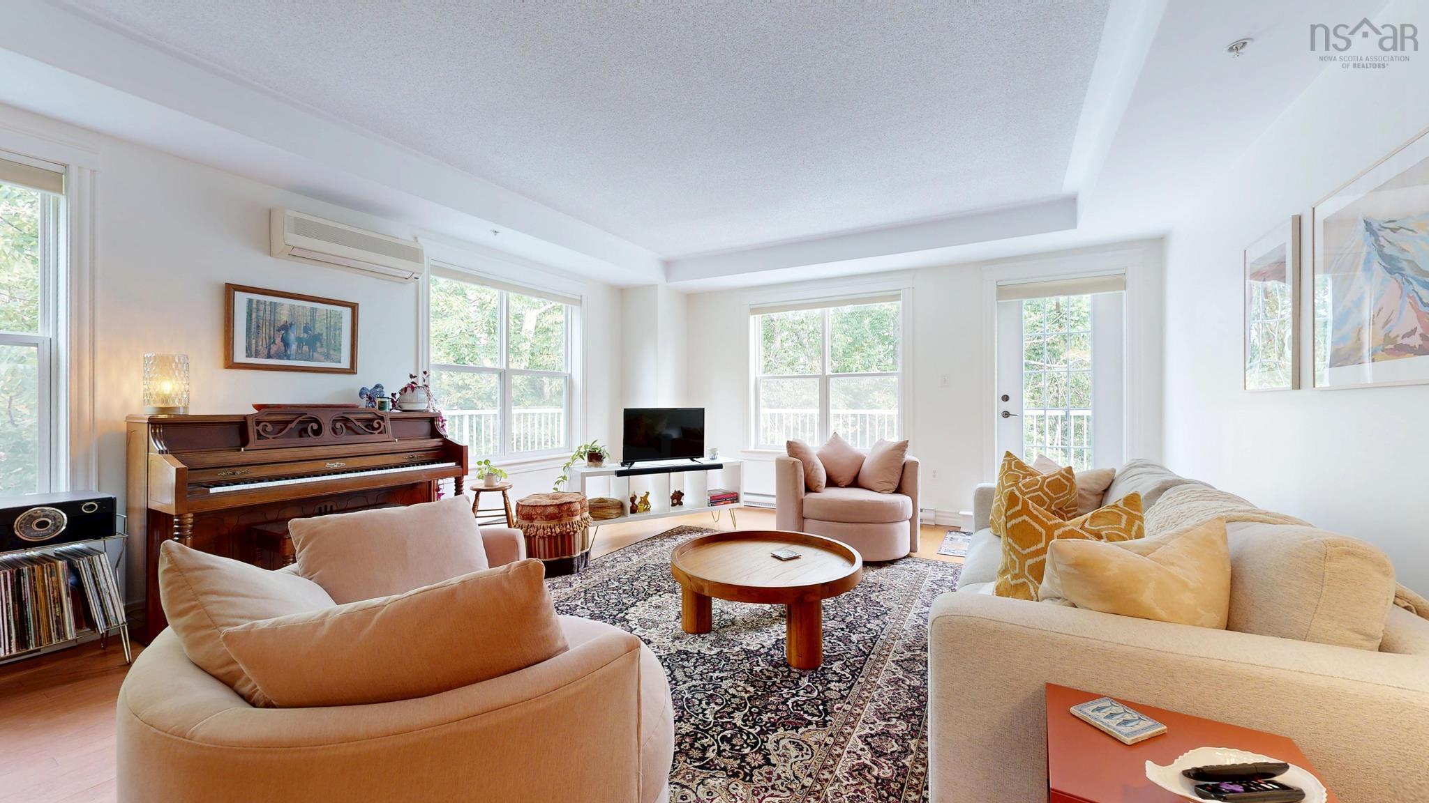 $472,700.00: 308 476 Main Street, Mahone Bay