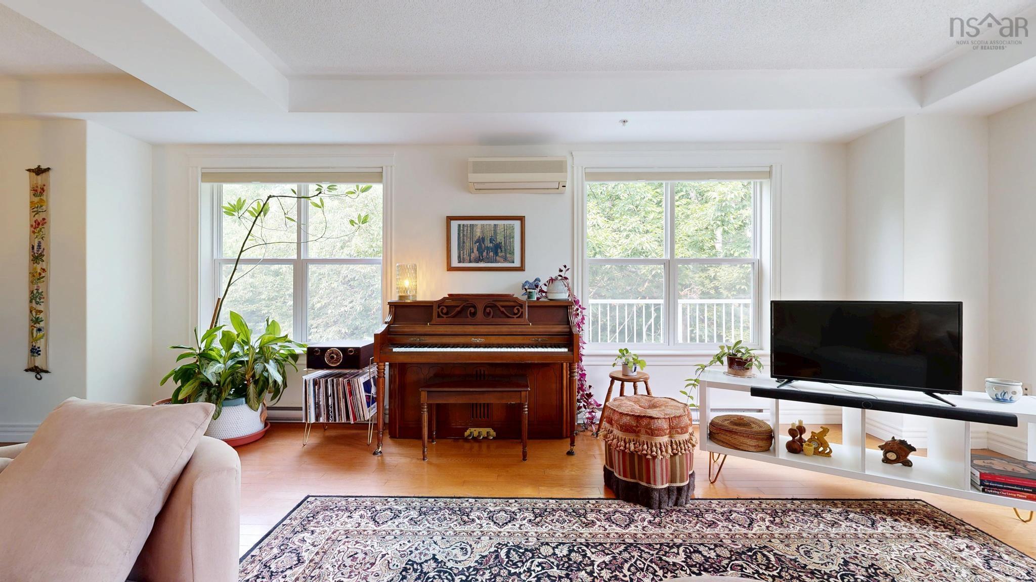 $472,700.00: 308 476 Main Street, Mahone Bay