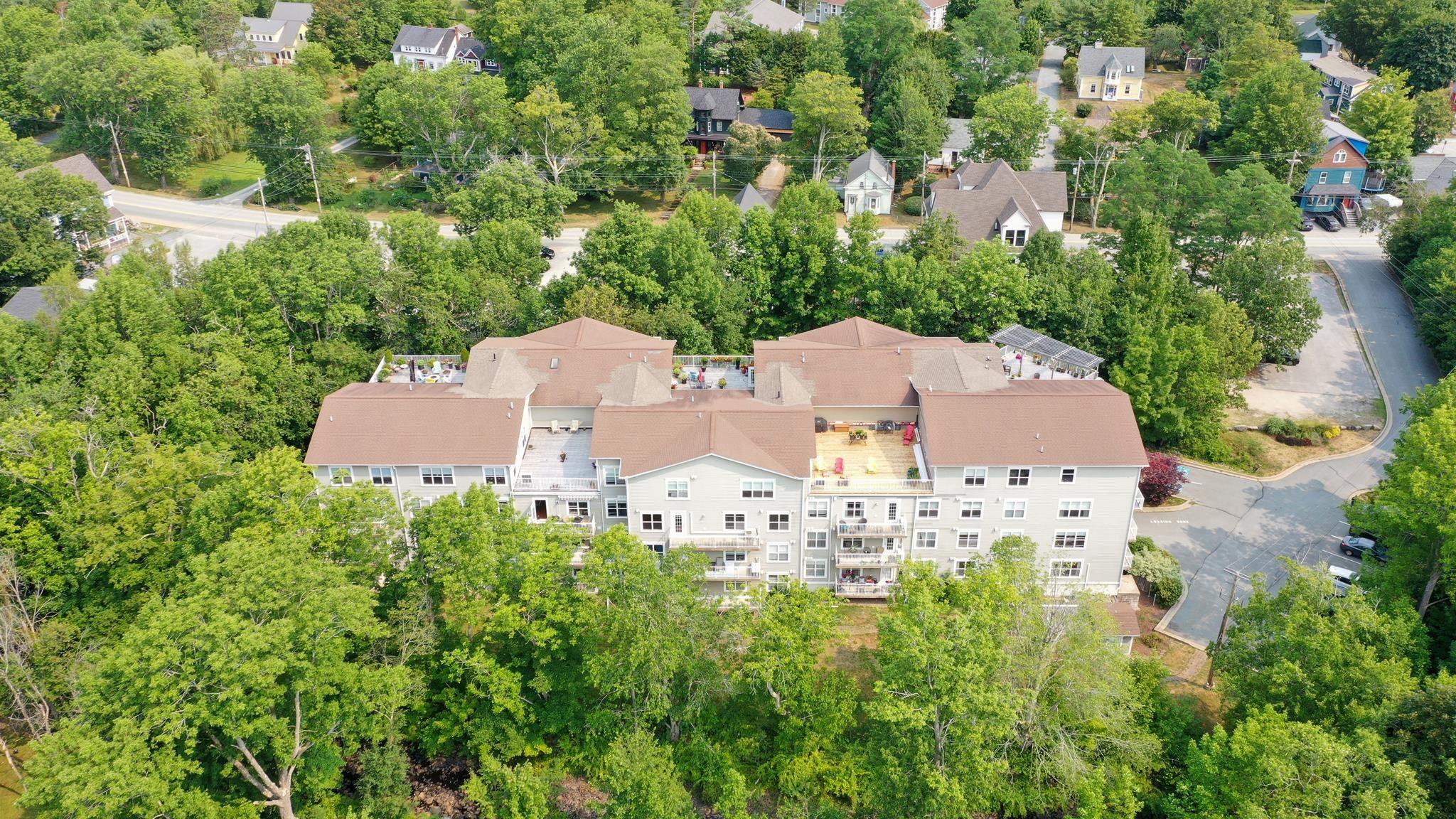 $472,700.00: 308 476 Main Street, Mahone Bay