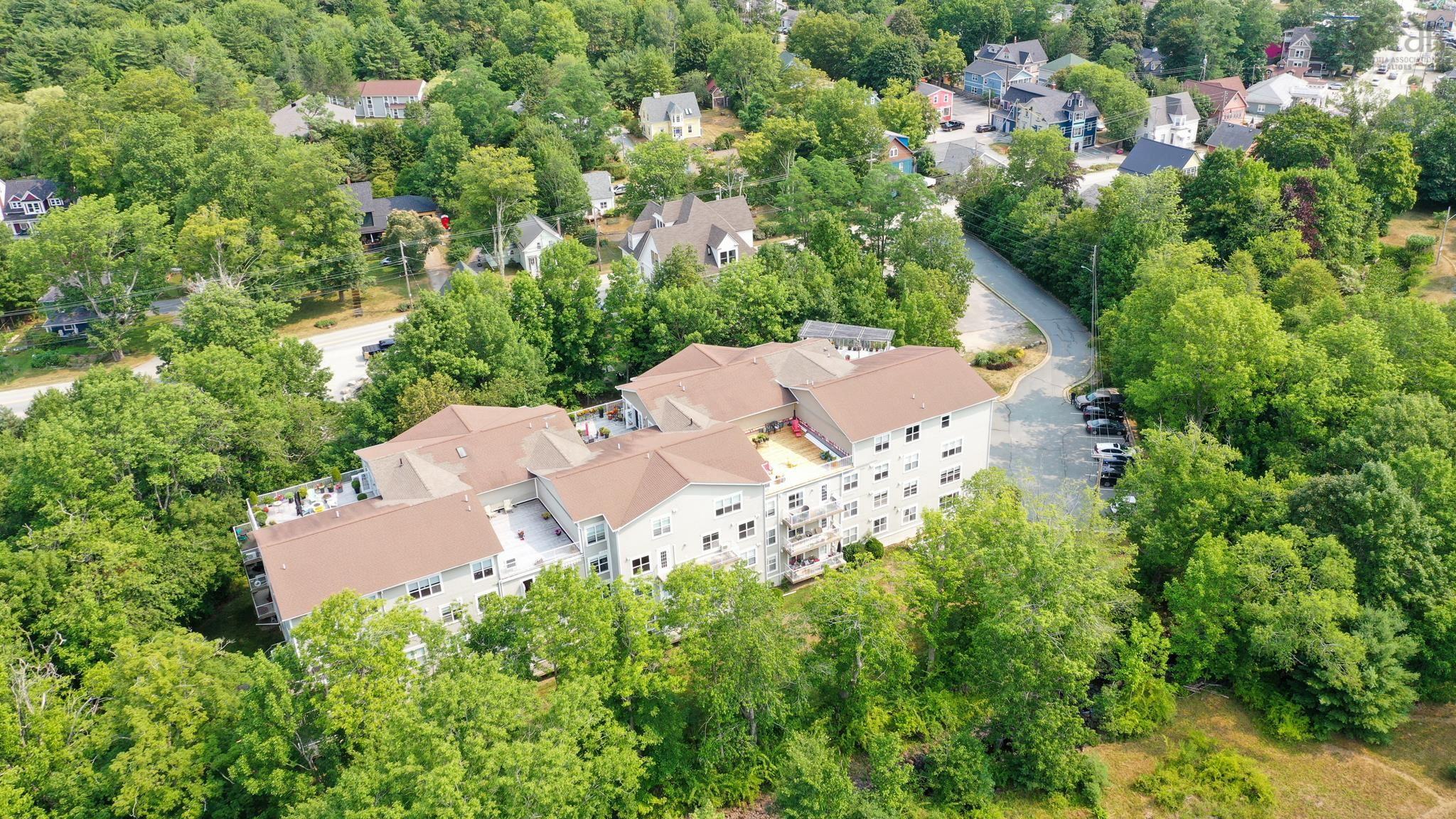 $472,700.00: 308 476 Main Street, Mahone Bay