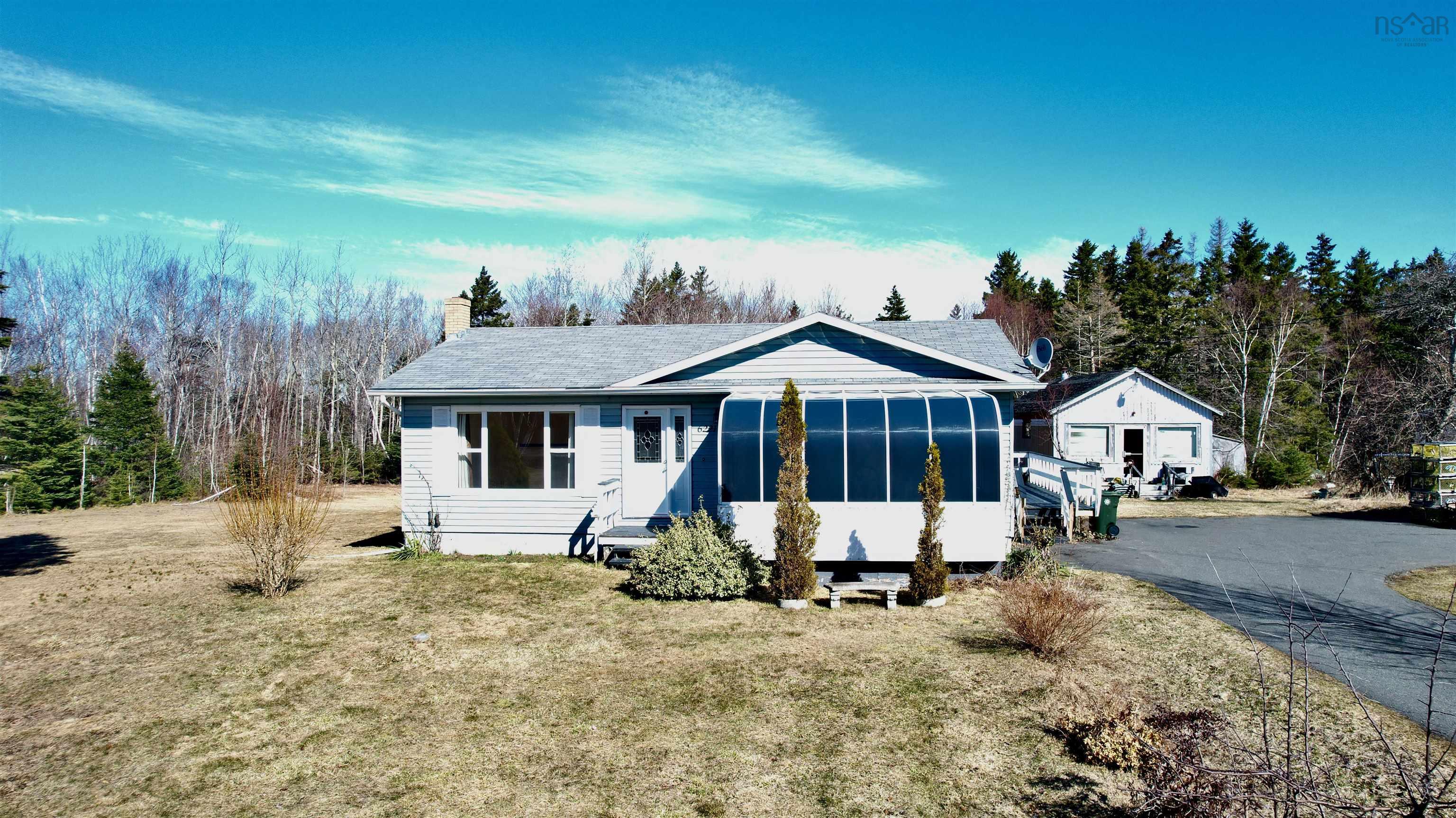 $299,000.00: 6221 Seaside Drive, Gardiner Mines