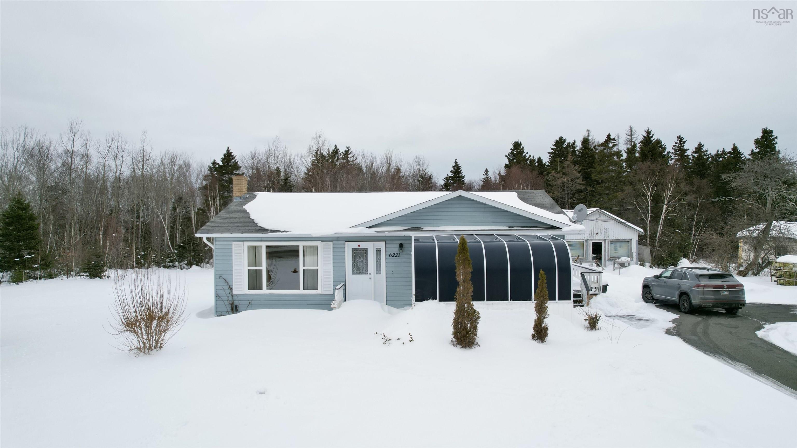 $299,000.00: 6221 Seaside Drive, Gardiner Mines