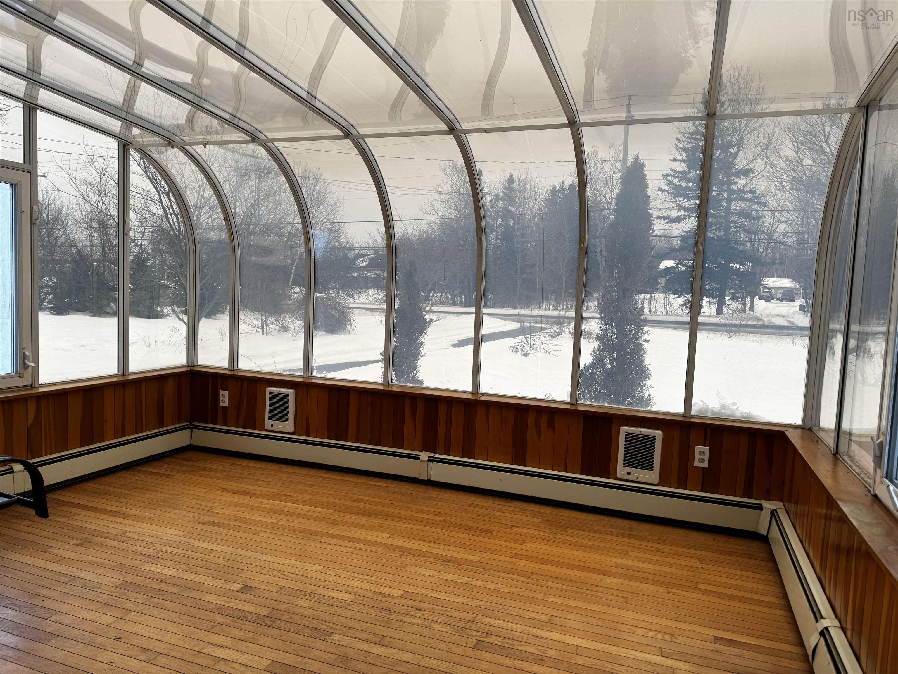 $299,000.00: 6221 Seaside Drive, Gardiner Mines