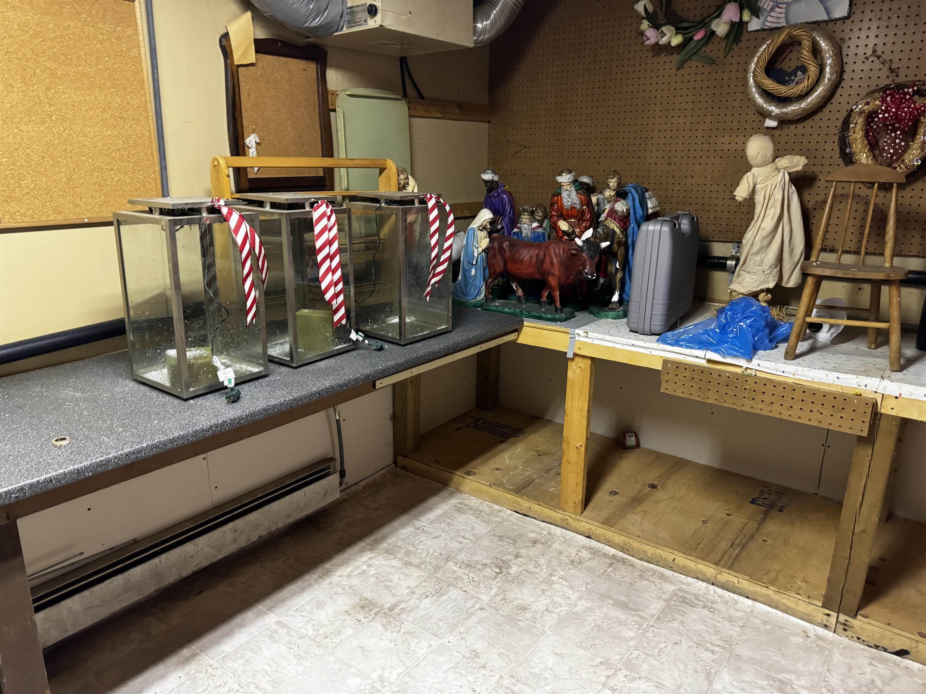 $299,000.00: 6221 Seaside Drive, Gardiner Mines