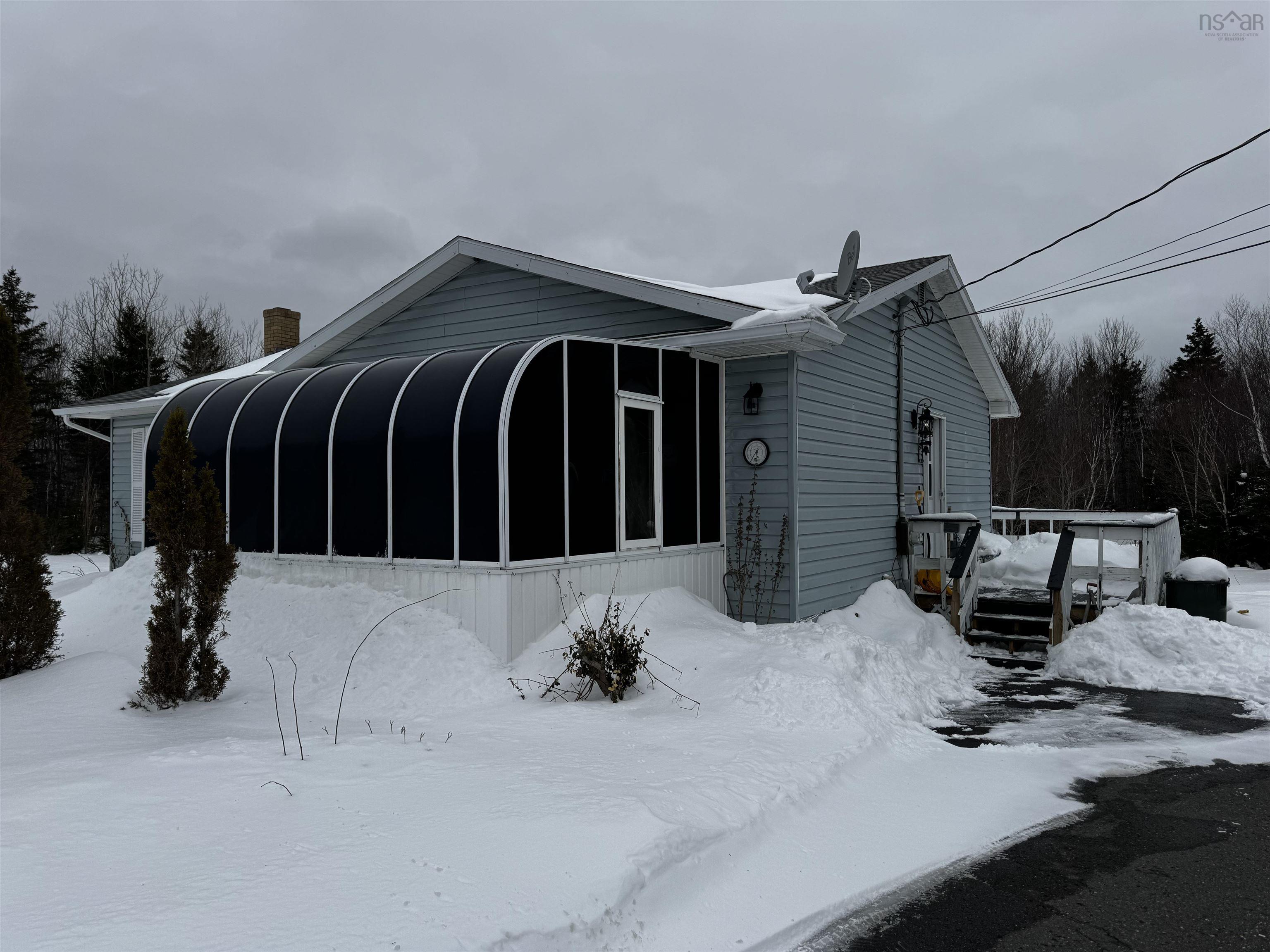 $299,000.00: 6221 Seaside Drive, Gardiner Mines