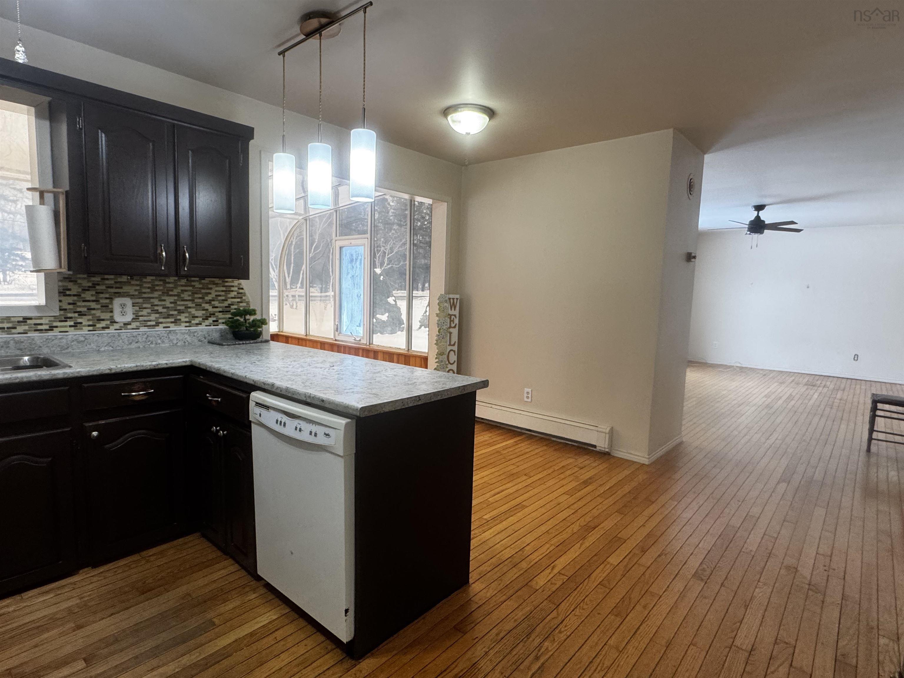 $299,000.00: 6221 Seaside Drive, Gardiner Mines