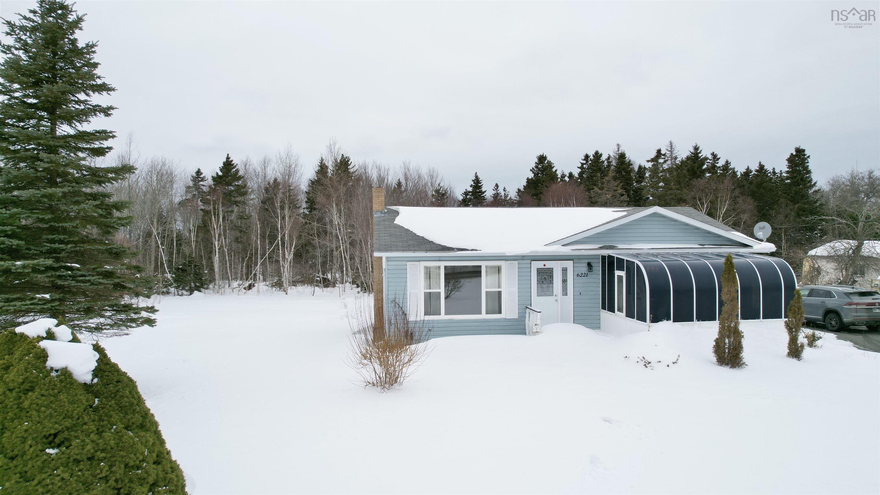 $299,000.00: 6221 Seaside Drive, Gardiner Mines