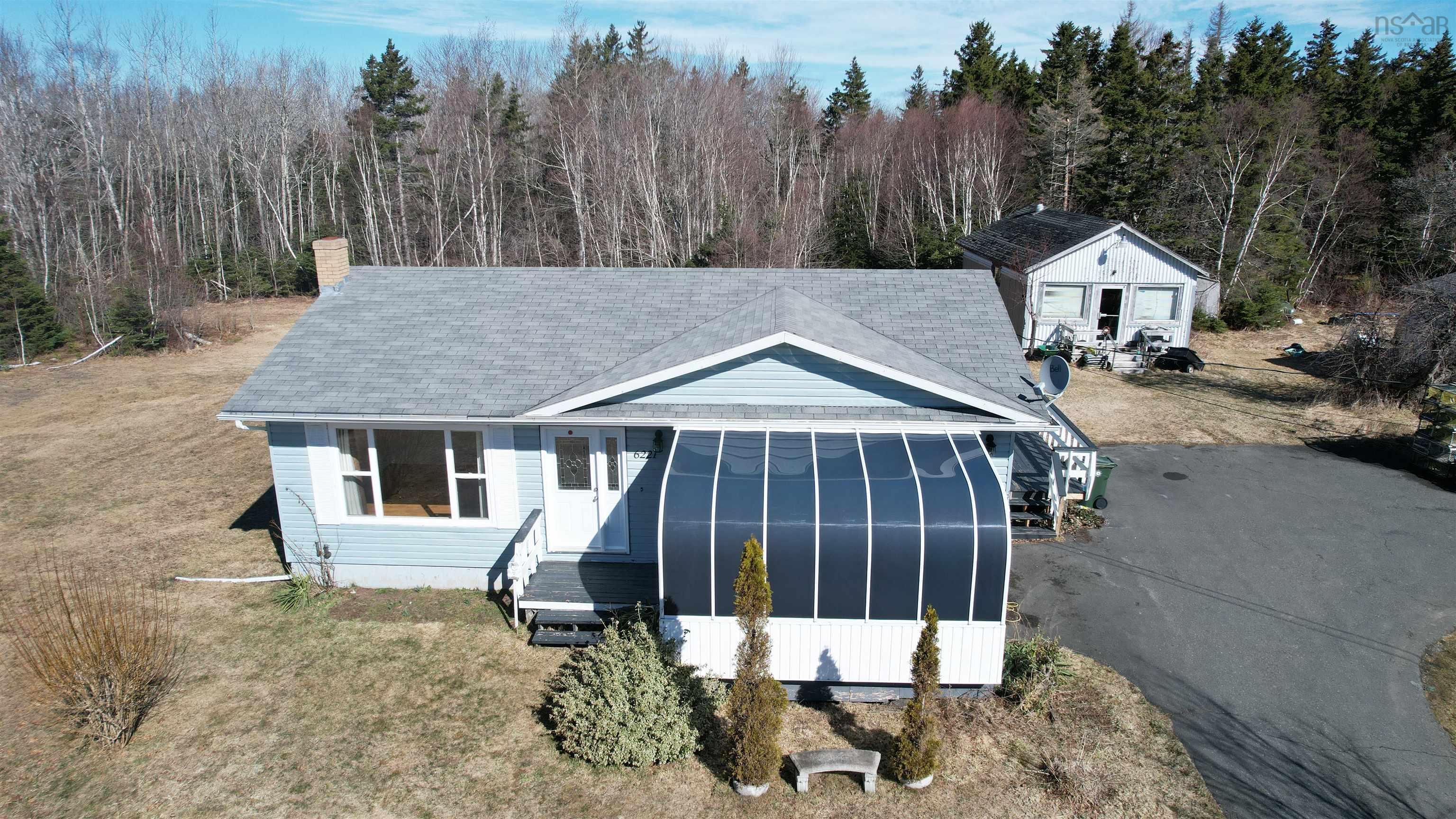$299,000.00: 6221 Seaside Drive, Gardiner Mines