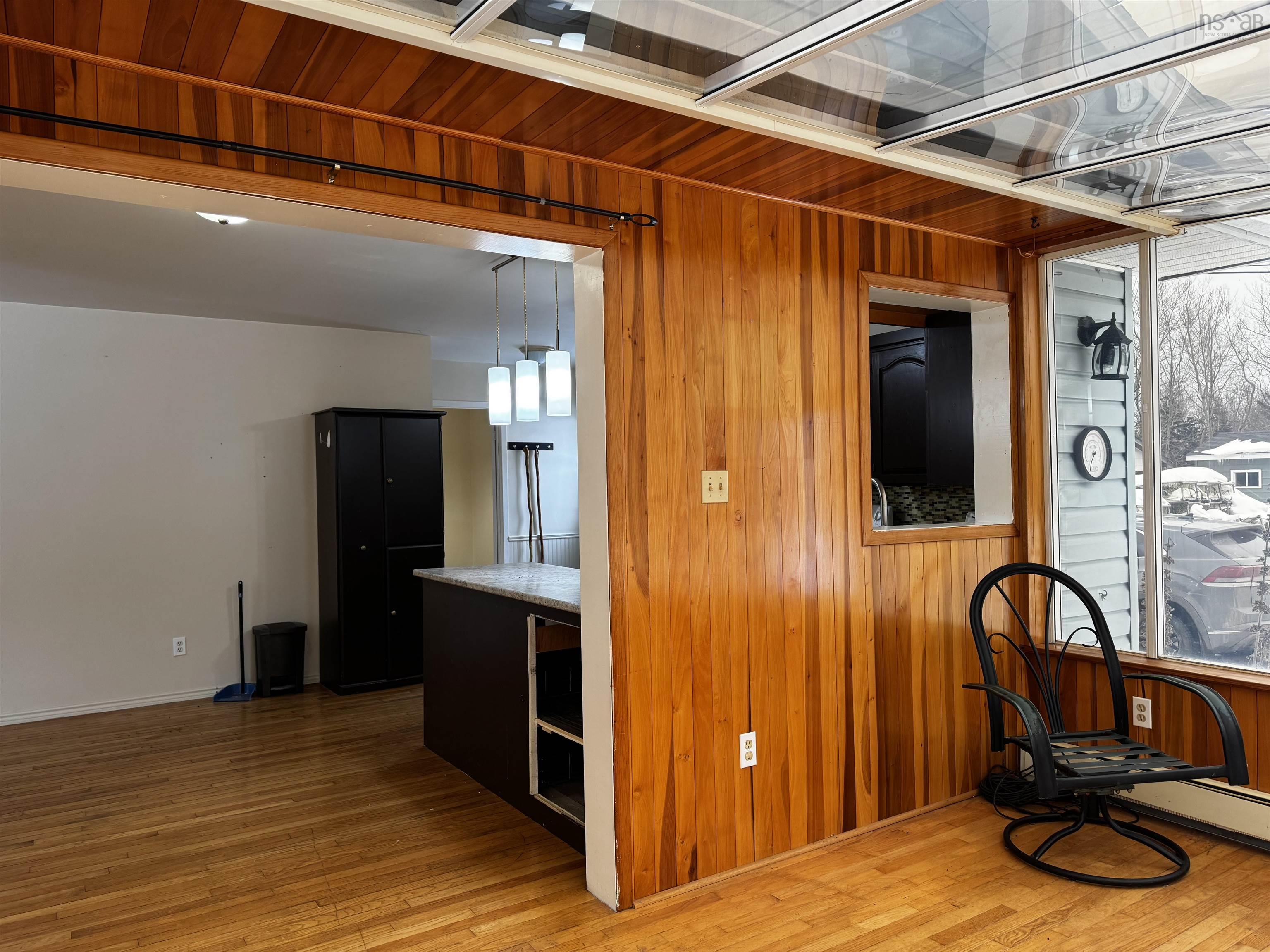 $299,000.00: 6221 Seaside Drive, Gardiner Mines