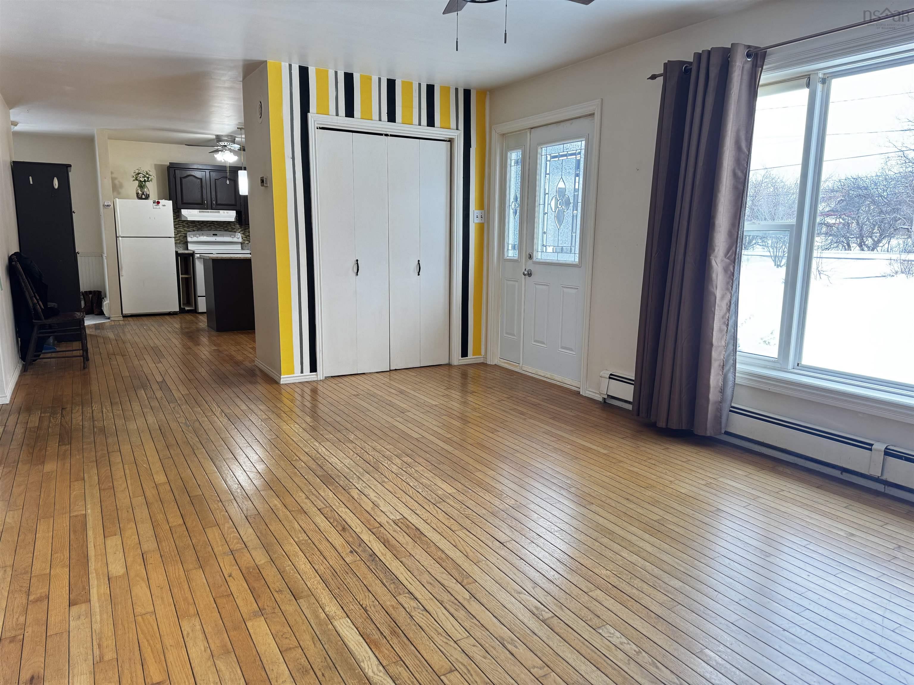 $299,000.00: 6221 Seaside Drive, Gardiner Mines