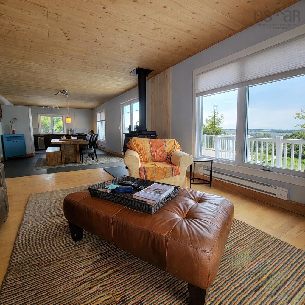 $1,098,000.00: 122 Peter Sosna Drive, Macnabs Cove