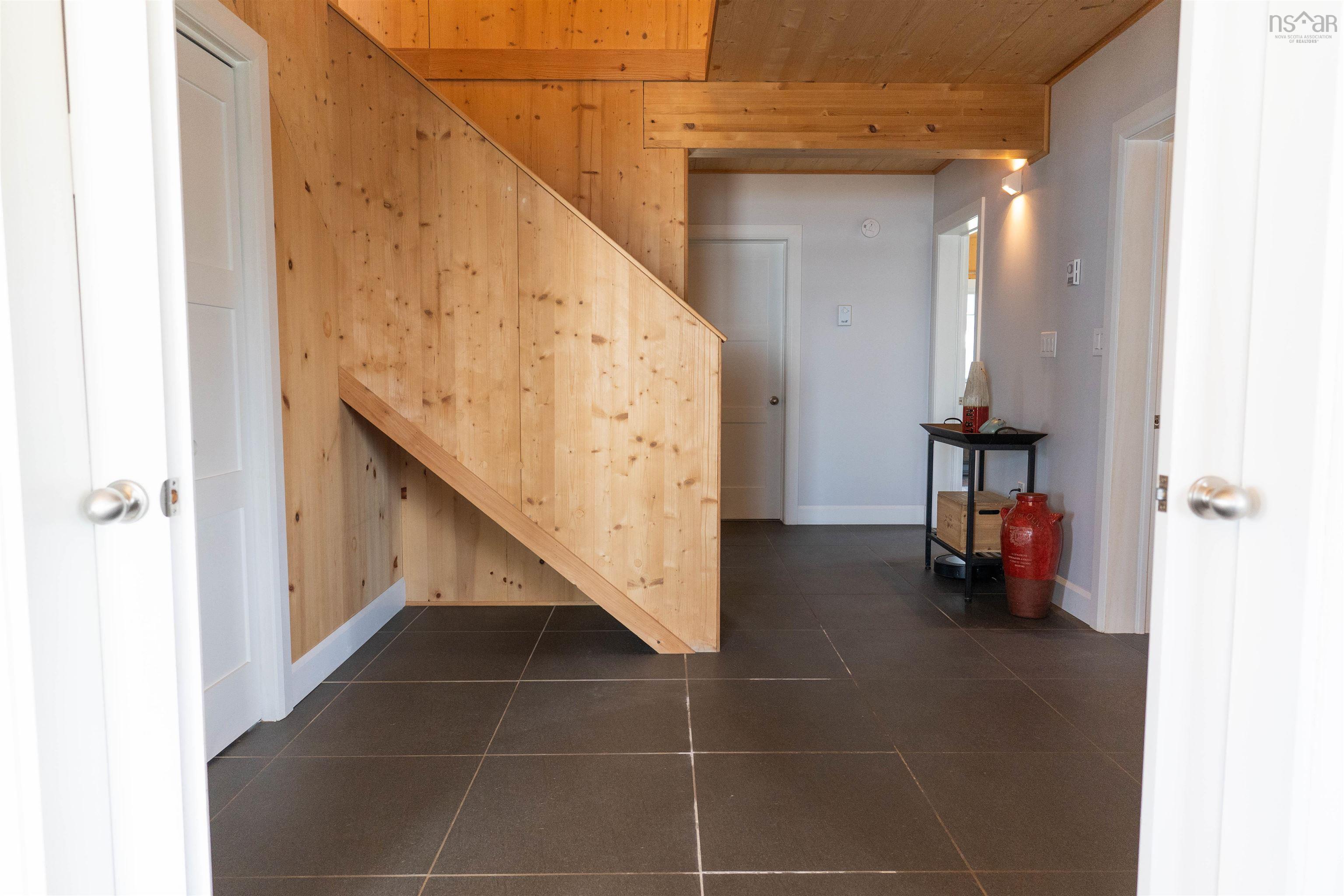 $1,098,000.00: 122 Peter Sosna Drive, Macnabs Cove