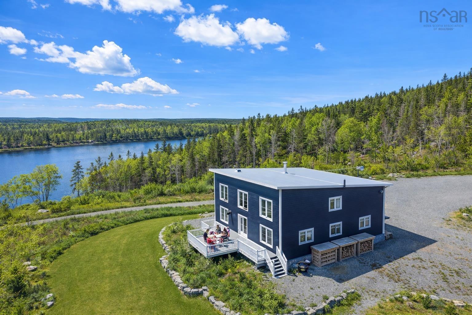$1,098,000.00: 122 Peter Sosna Drive, Macnabs Cove