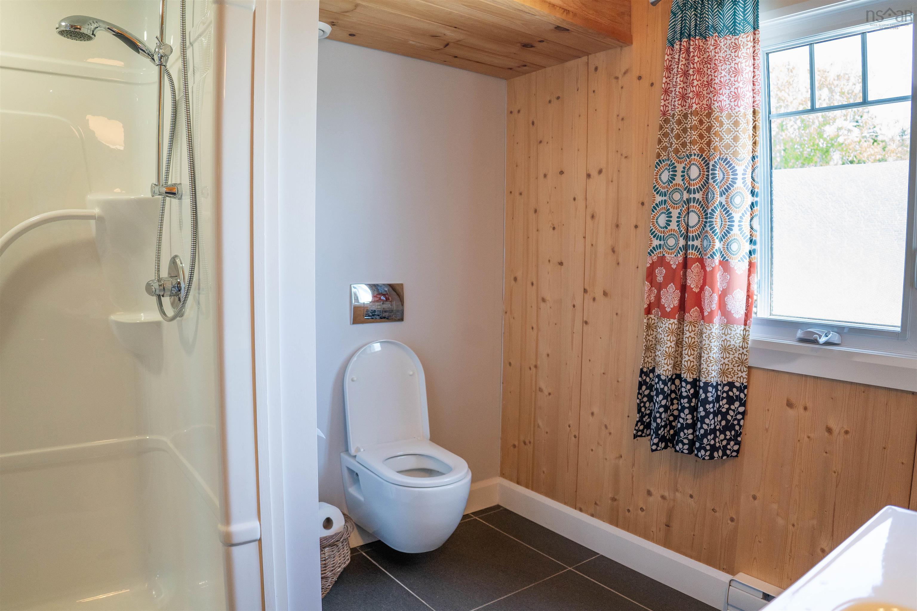 $1,098,000.00: 122 Peter Sosna Drive, Macnabs Cove