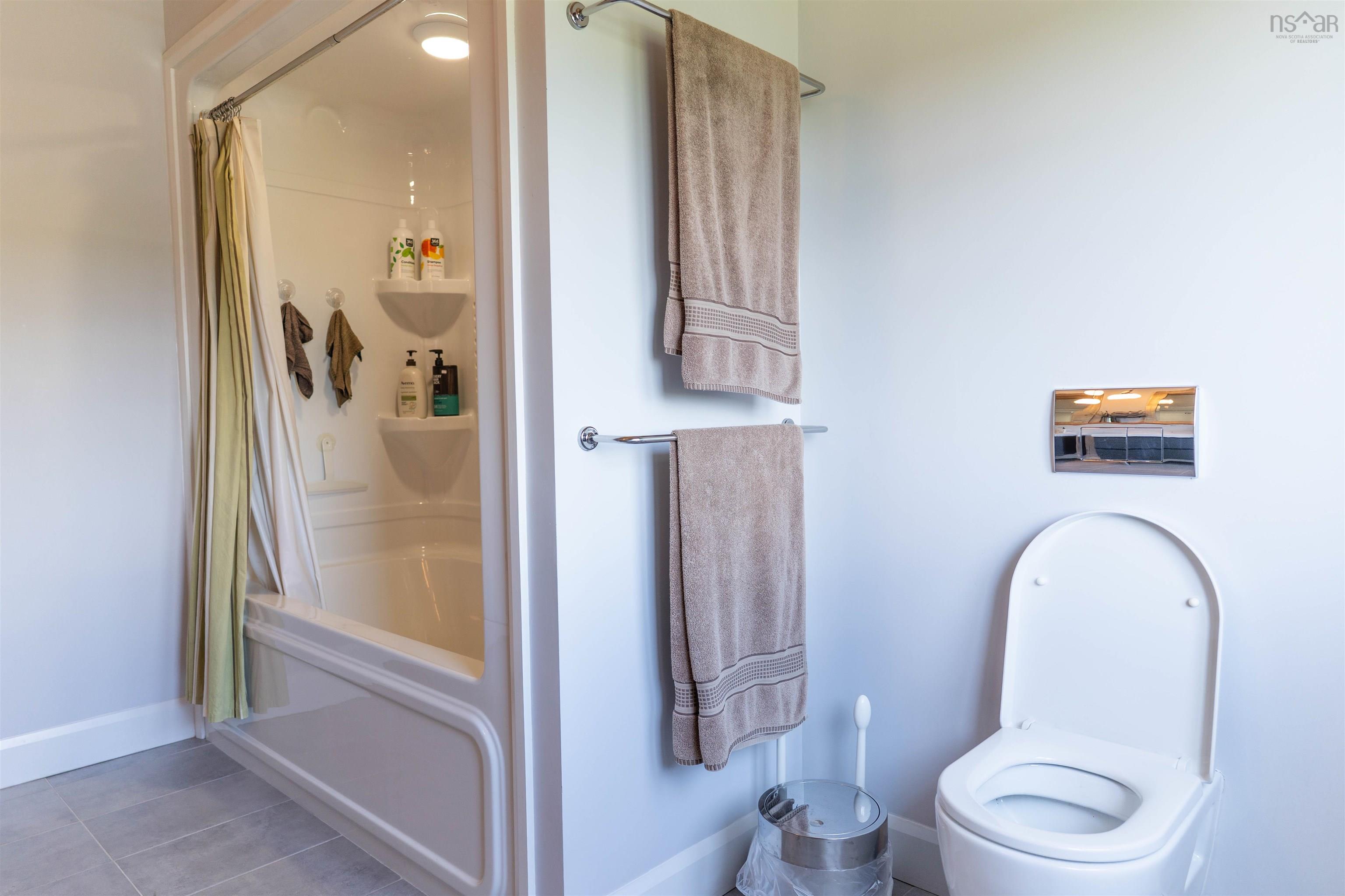 $1,098,000.00: 122 Peter Sosna Drive, Macnabs Cove