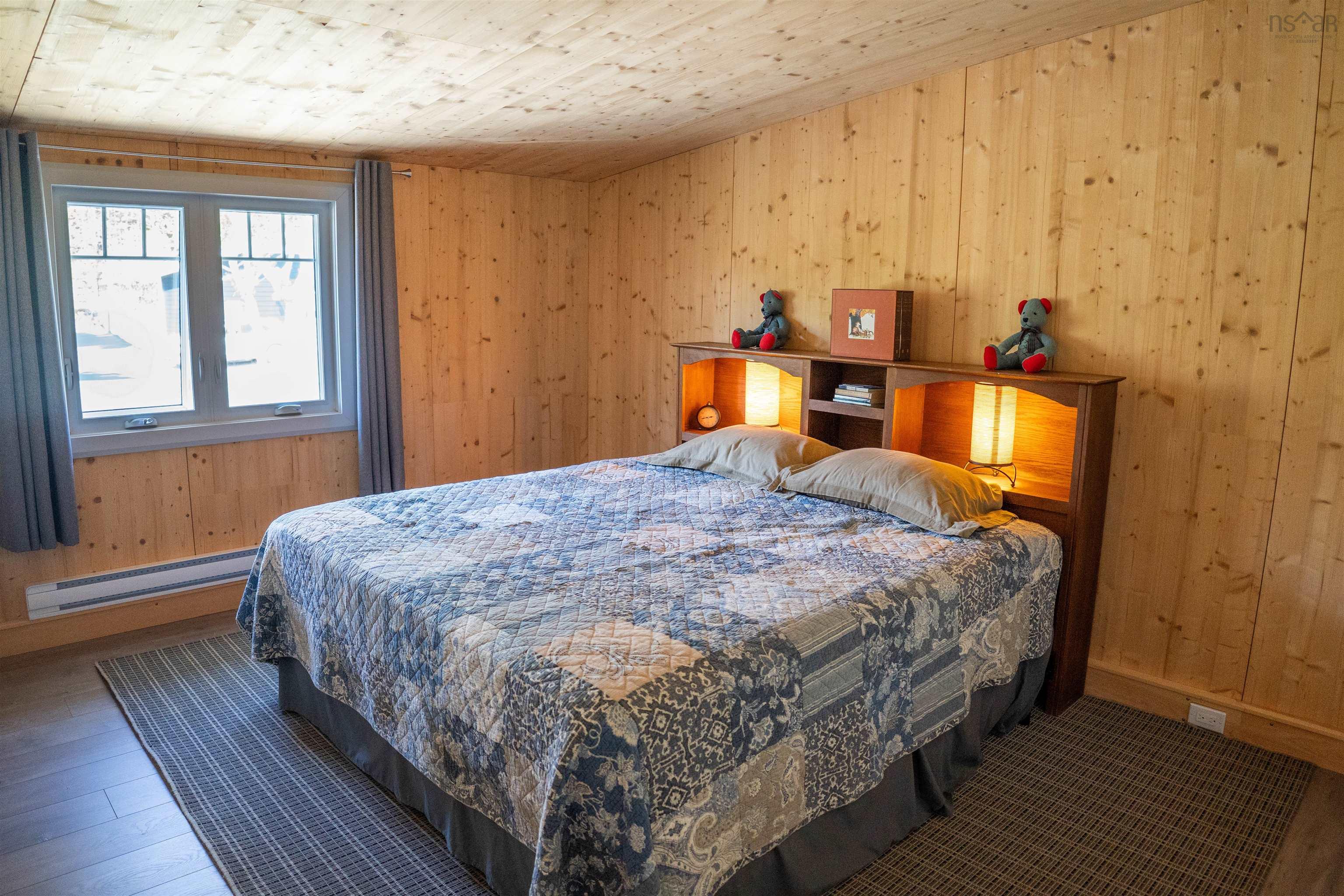 $1,098,000.00: 122 Peter Sosna Drive, Macnabs Cove