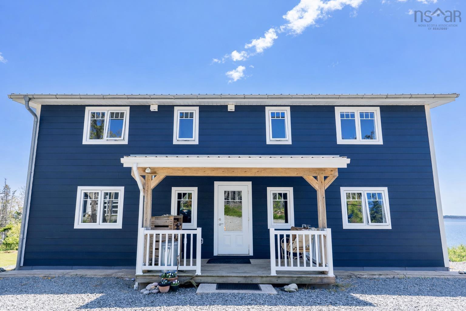 $1,098,000.00: 122 Peter Sosna Drive, Macnabs Cove