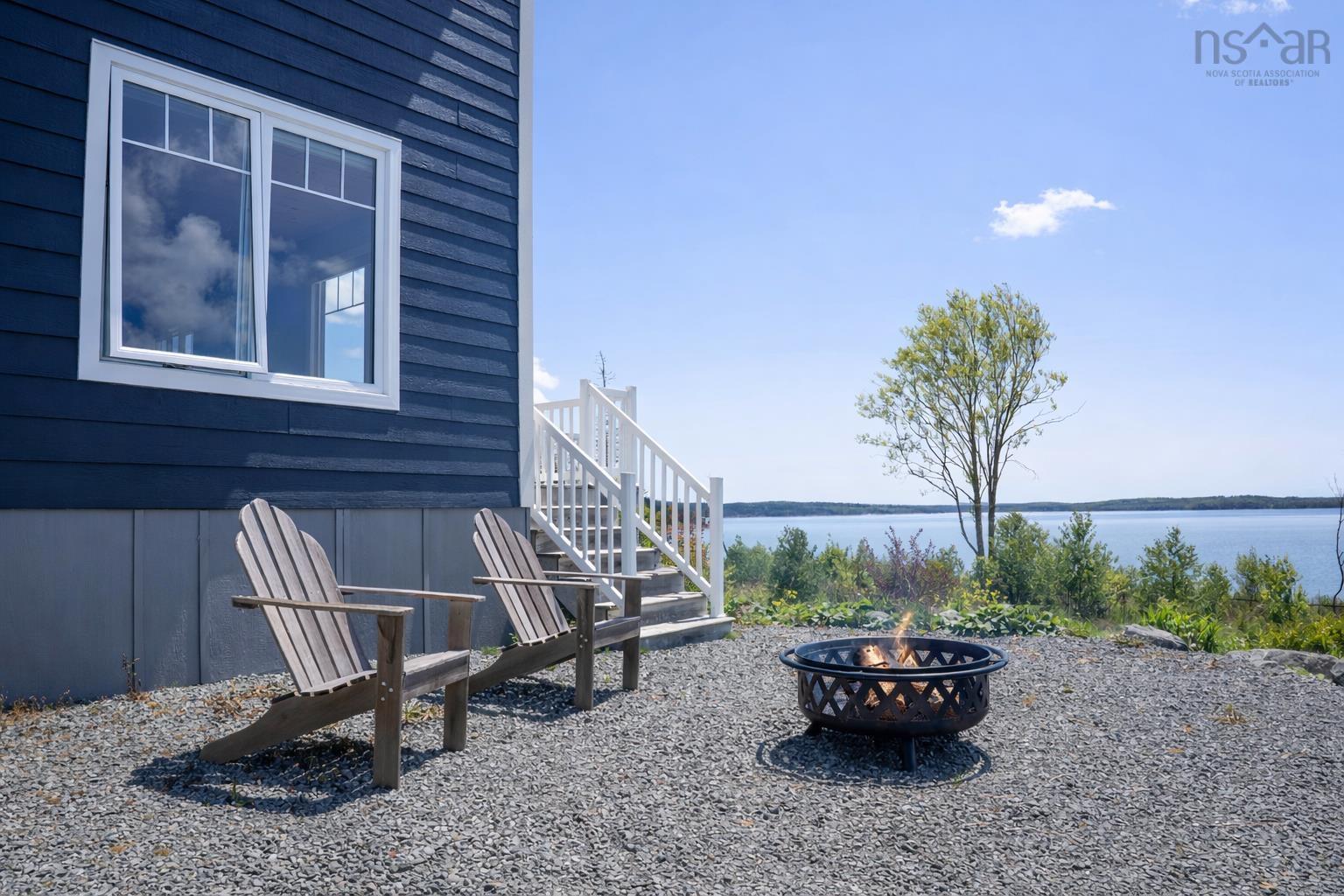 $1,098,000.00: 122 Peter Sosna Drive, Macnabs Cove