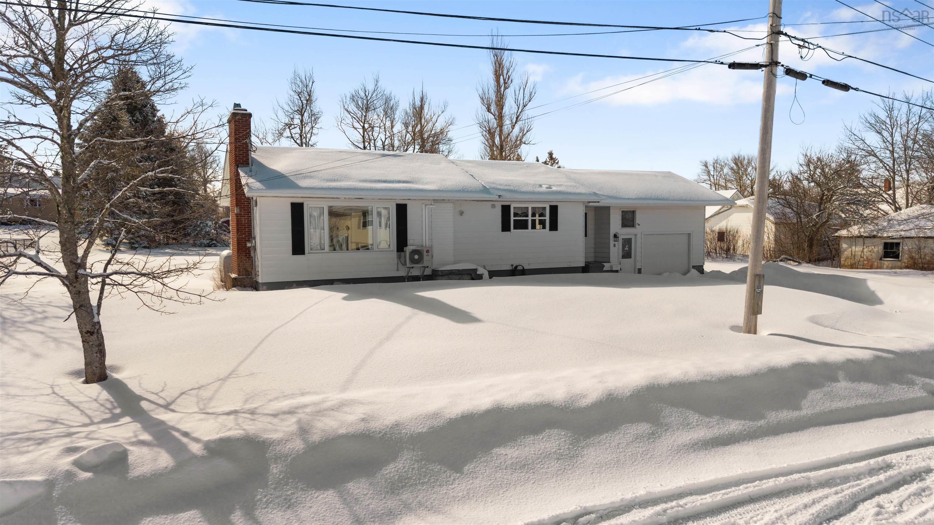 8 Smith Avenue, Springhill, NS (MLS 202604012)