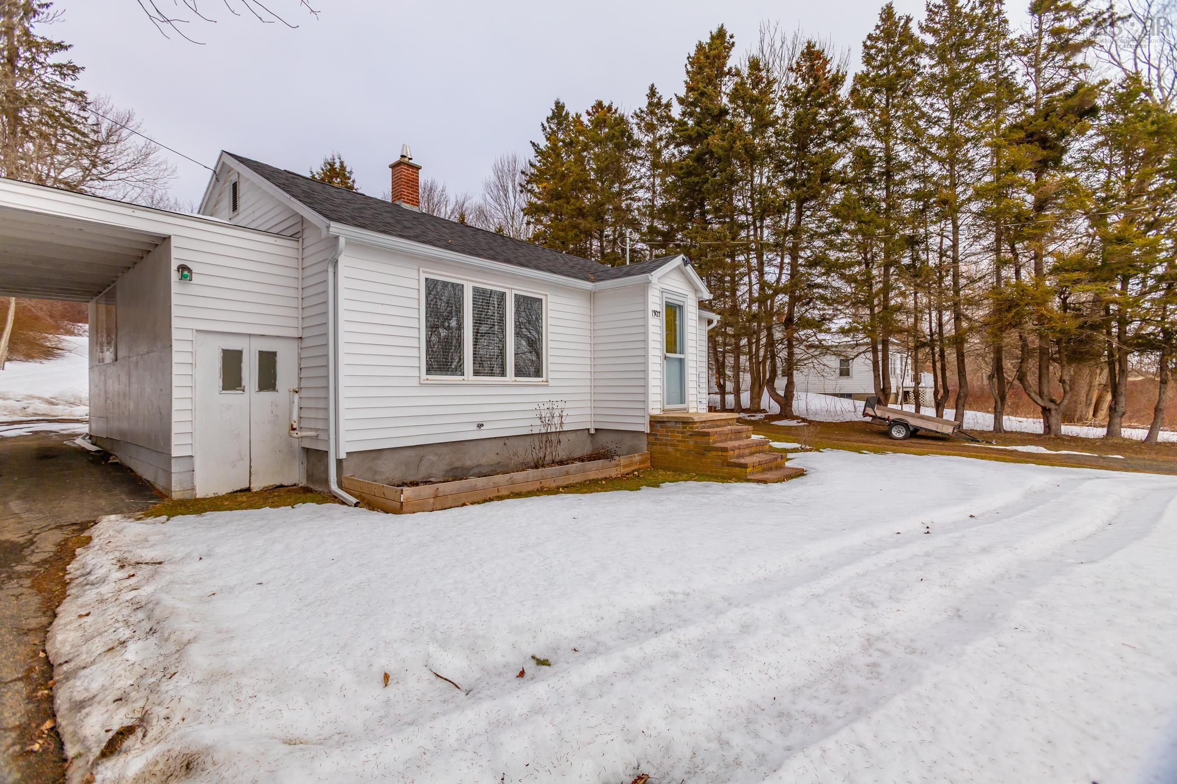 $350,000.00: 1307 Granville Road, Port Wade