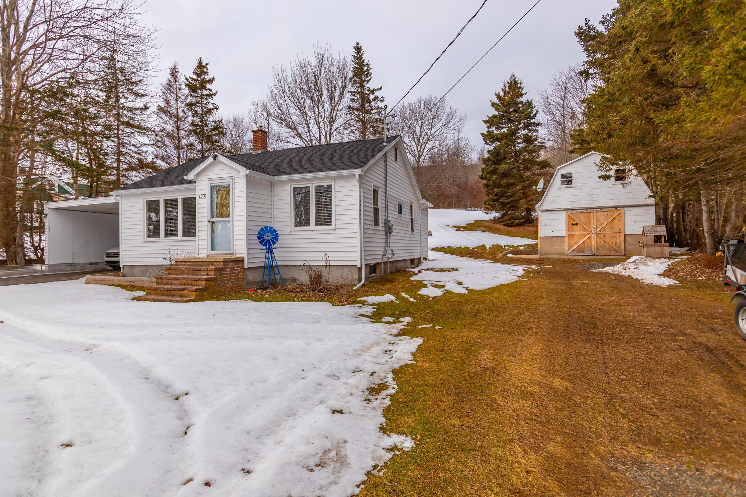 $350,000.00: 1307 Granville Road, Port Wade