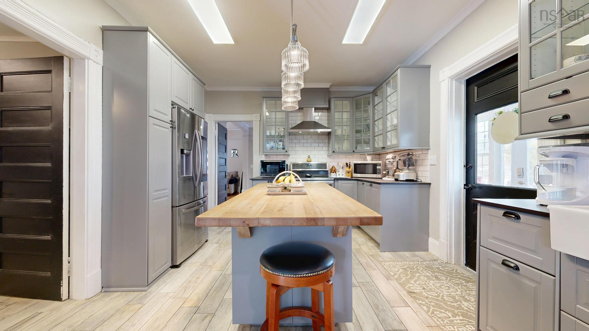 $574,900.00: 1484 Bridge Street, Kingston