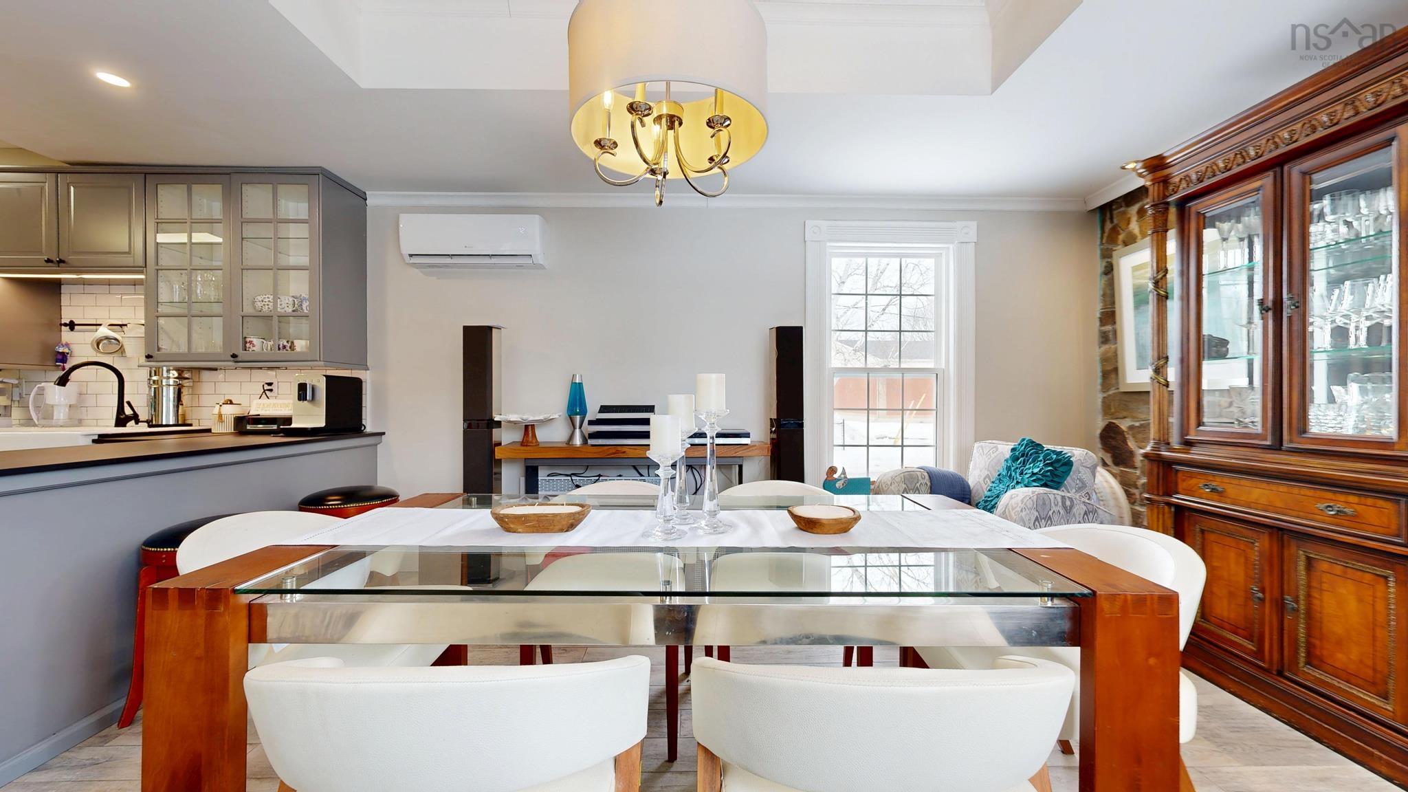 $574,900.00: 1484 Bridge Street, Kingston