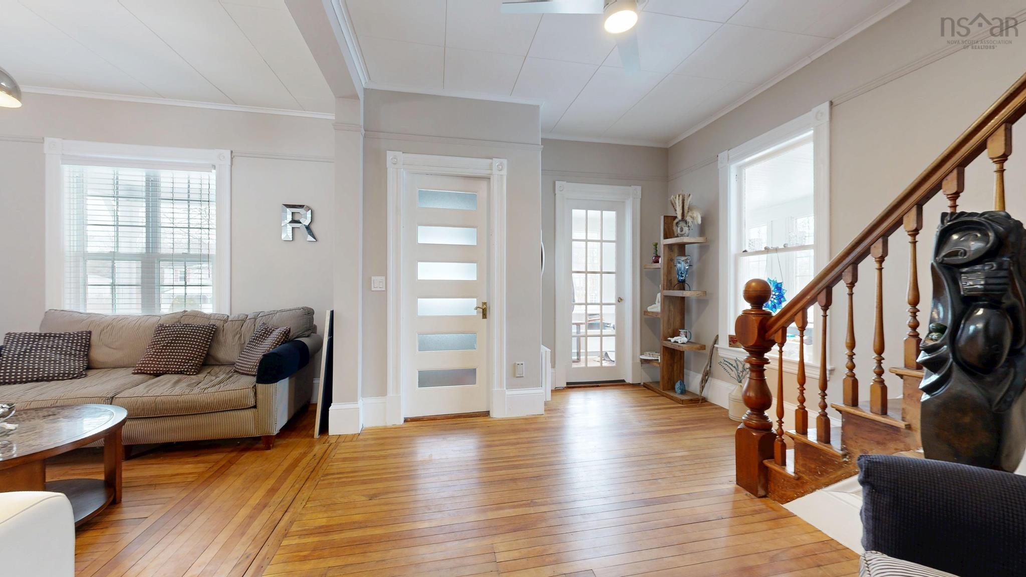 $574,900.00: 1484 Bridge Street, Kingston