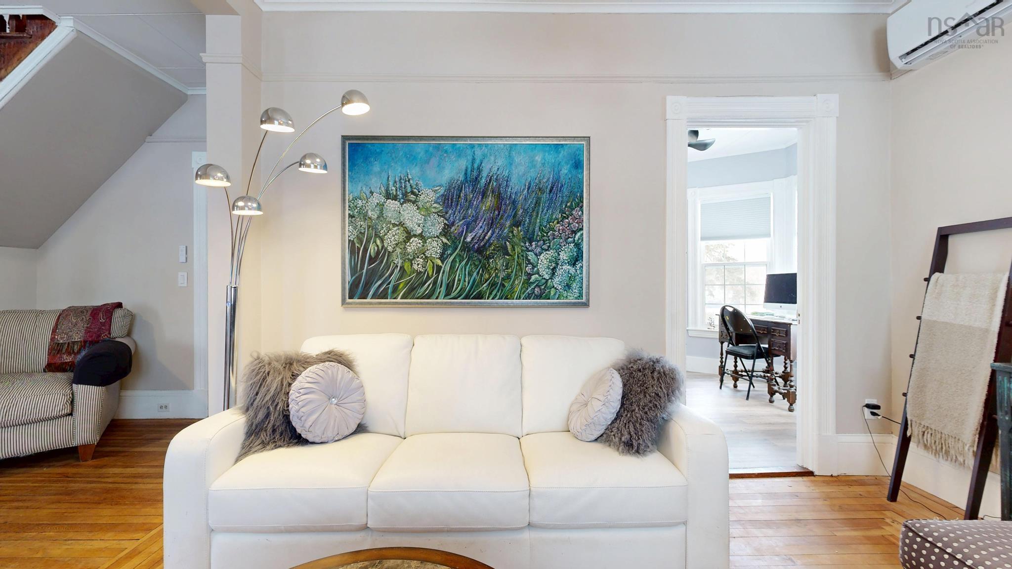 $574,900.00: 1484 Bridge Street, Kingston