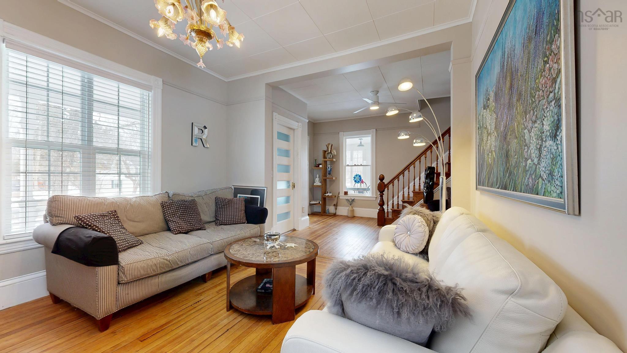 $574,900.00: 1484 Bridge Street, Kingston