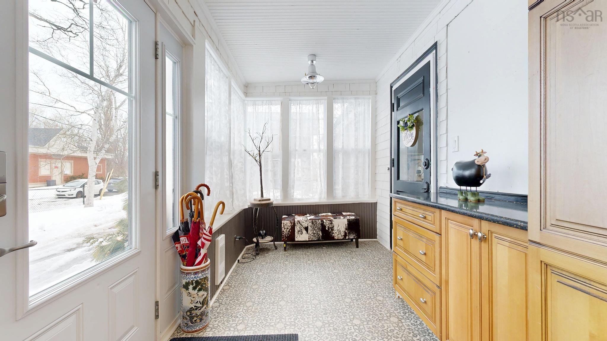 $574,900.00: 1484 Bridge Street, Kingston