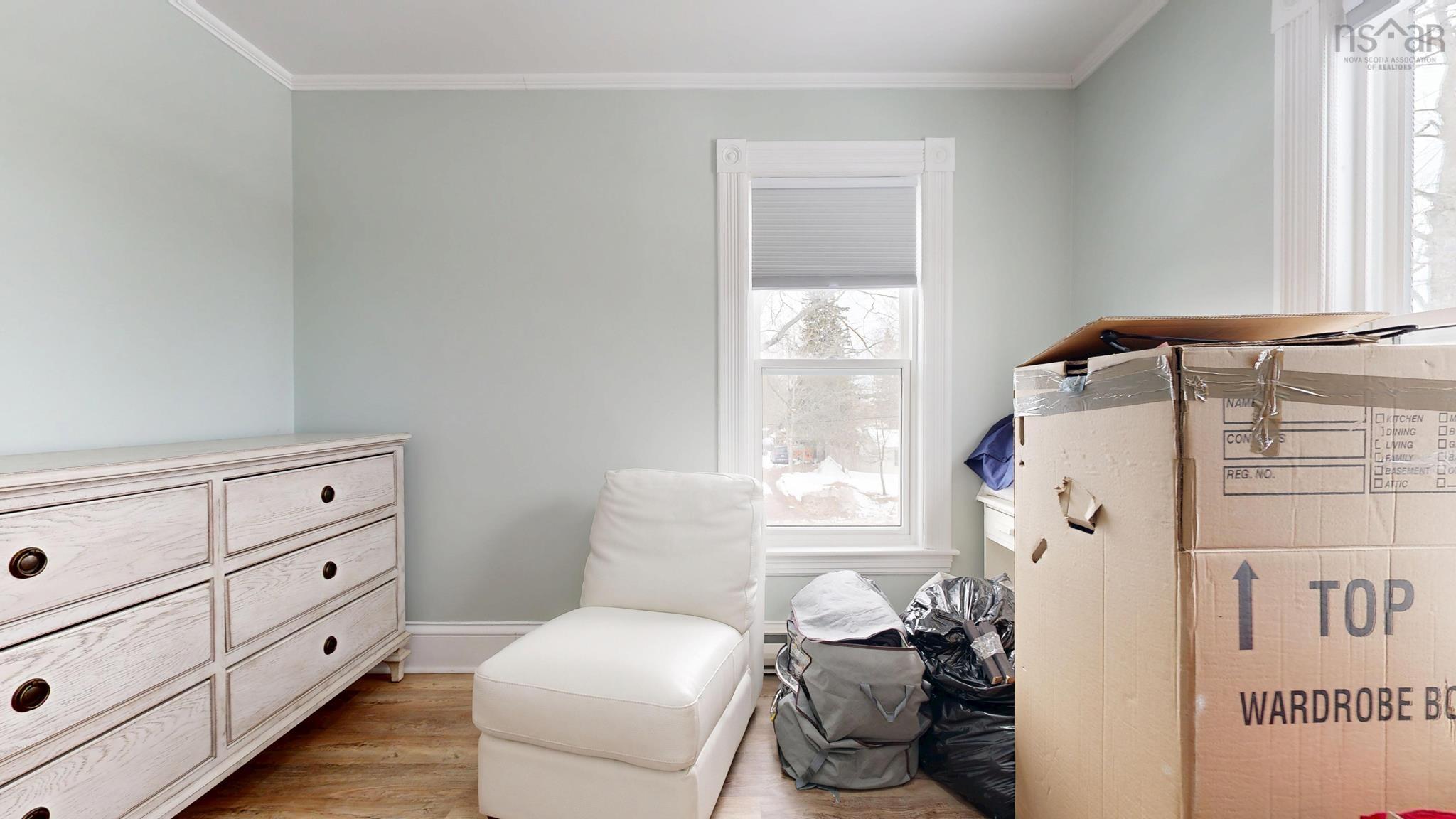 $574,900.00: 1484 Bridge Street, Kingston