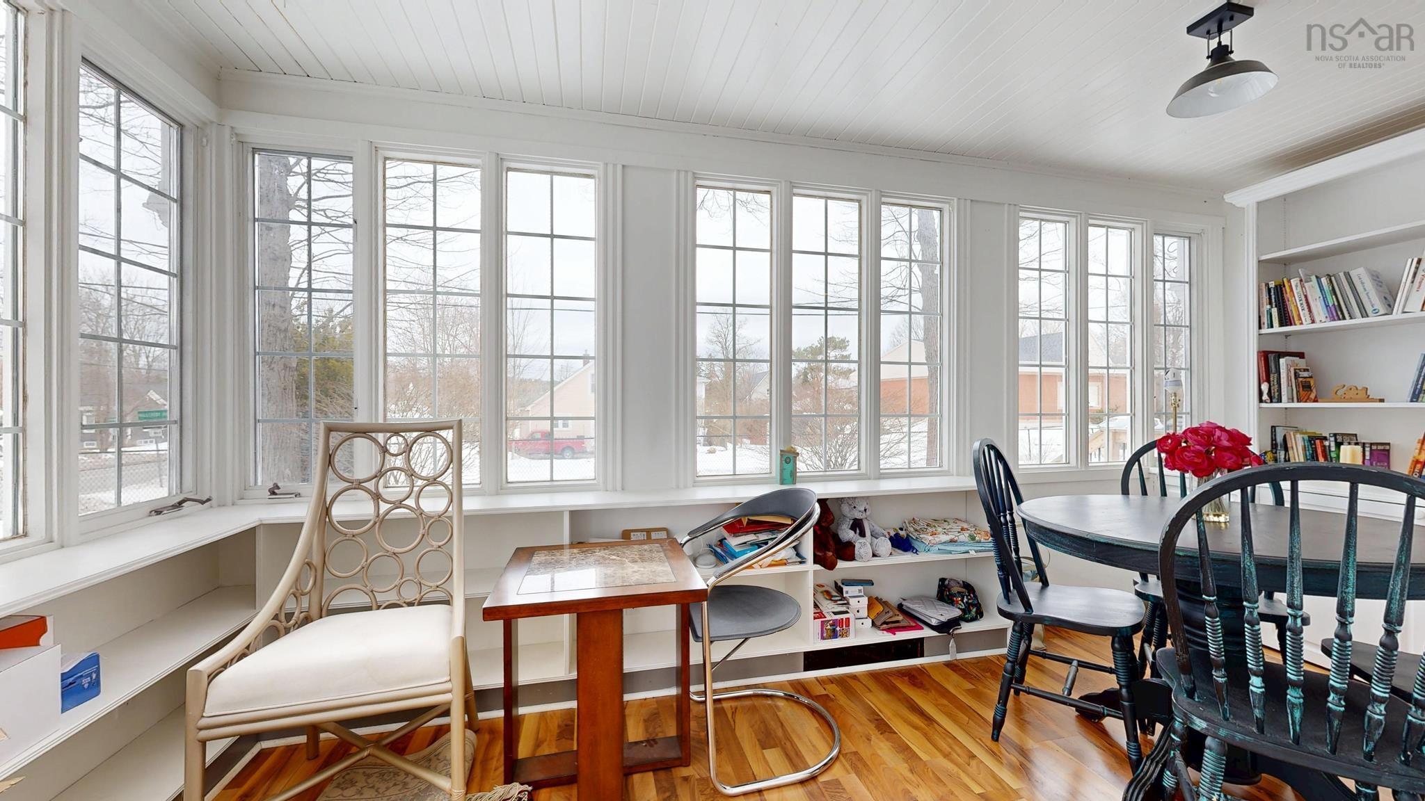 $574,900.00: 1484 Bridge Street, Kingston