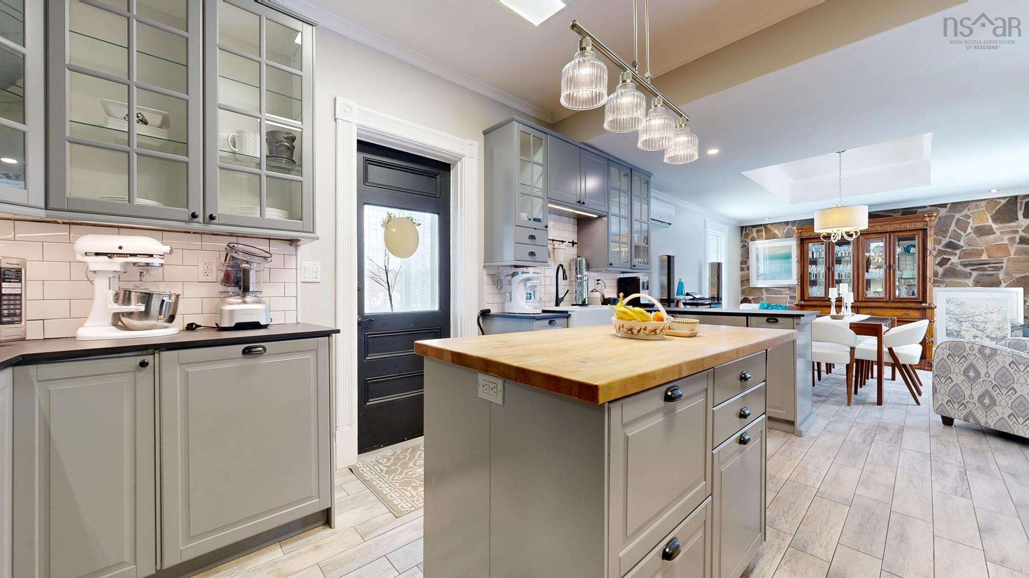 $574,900.00: 1484 Bridge Street, Kingston