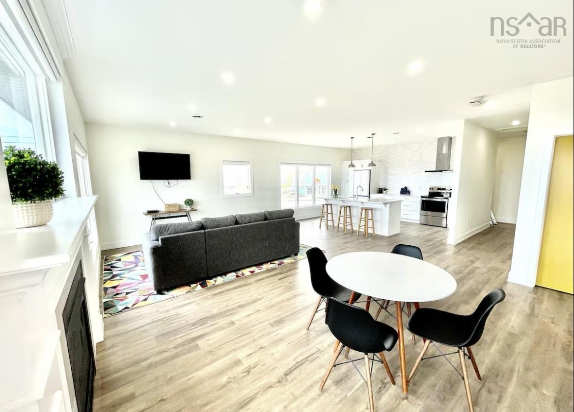 $1,800,000.00: 15751 Central Avenue, Inverness