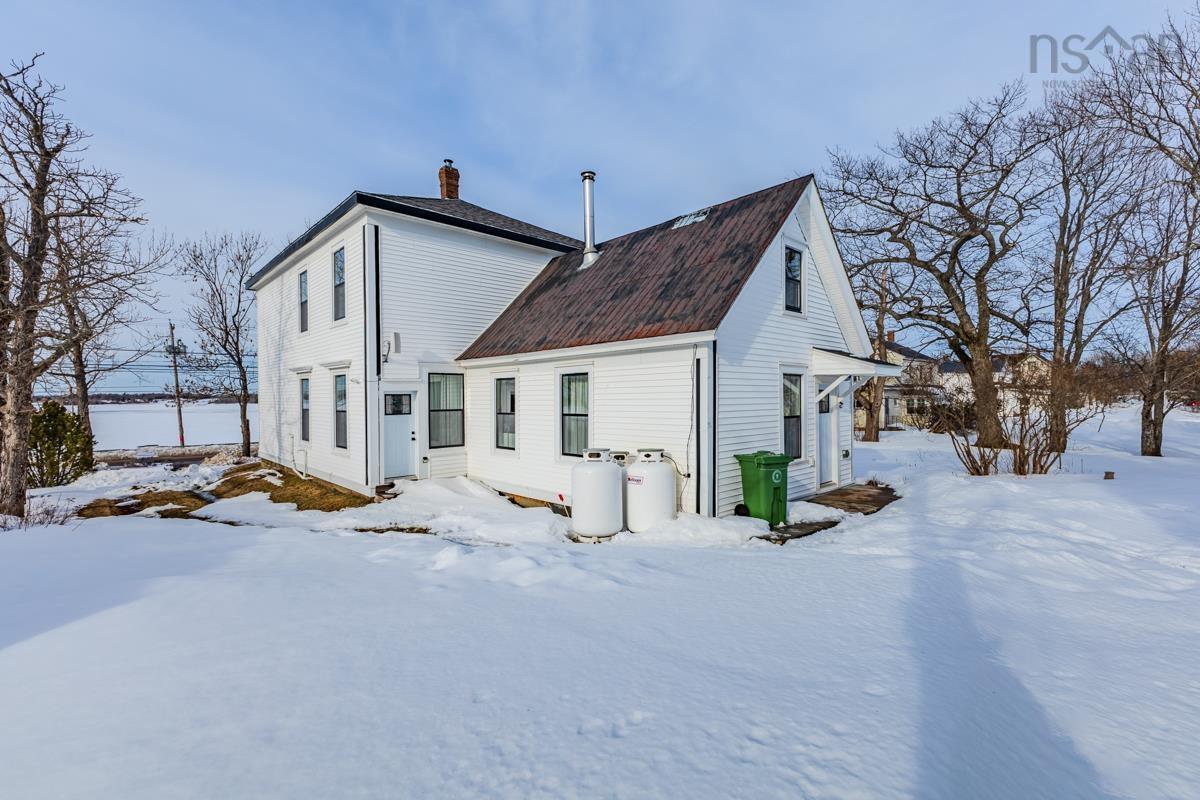 $449,000.00: 13836 Highway #6, Wallace