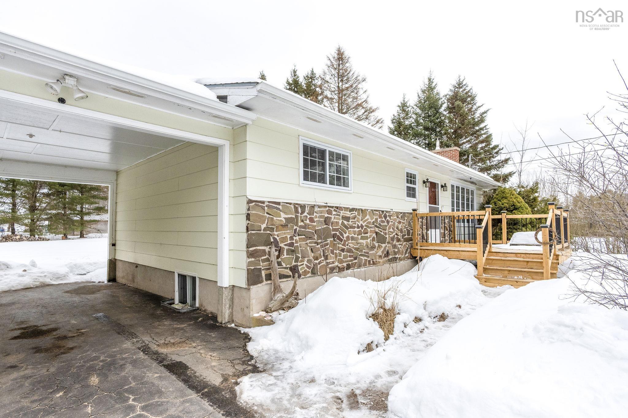 $349,900.00: 18 Cook Avenue, Wilmot