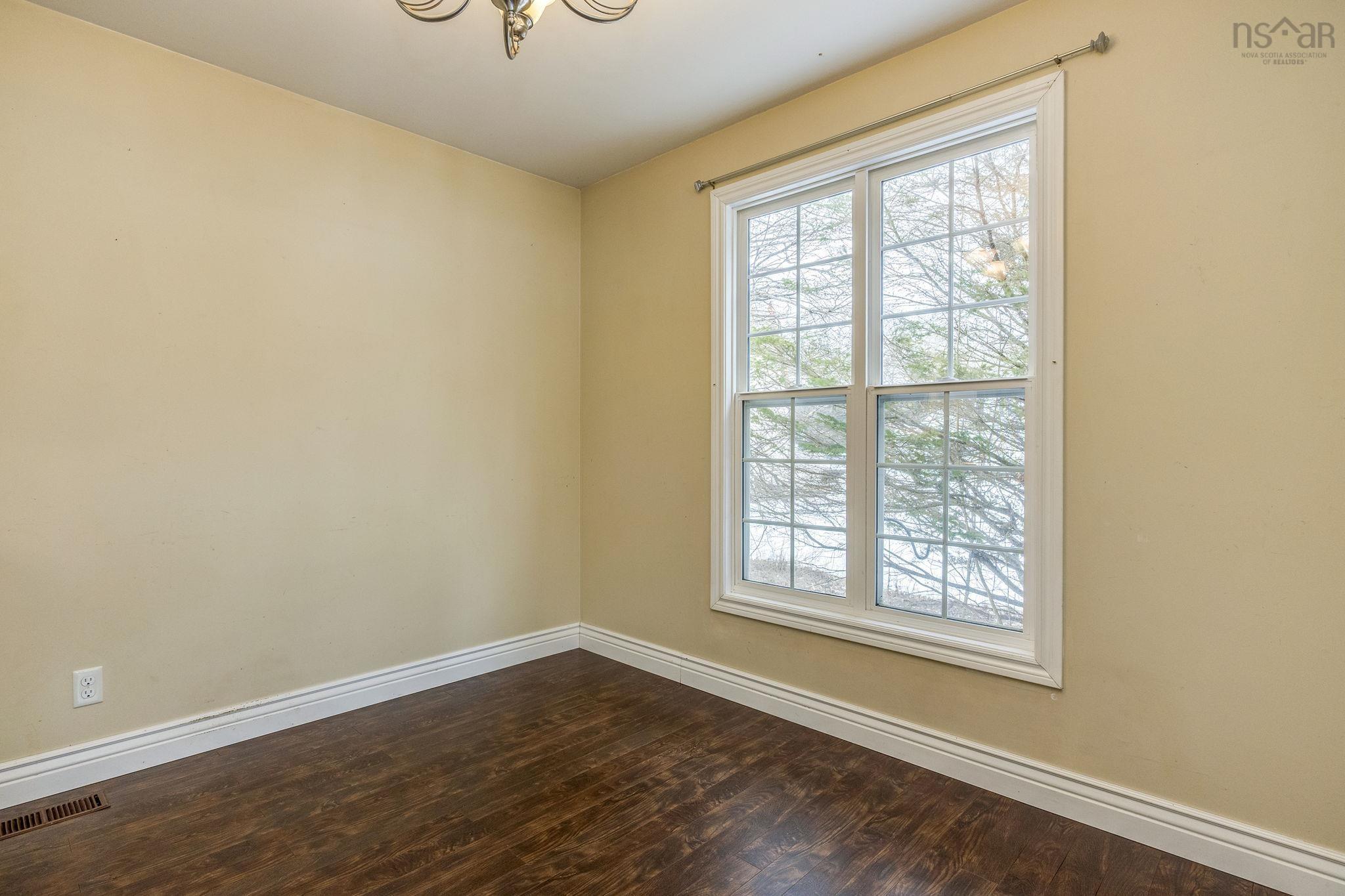 $349,900.00: 18 Cook Avenue, Wilmot