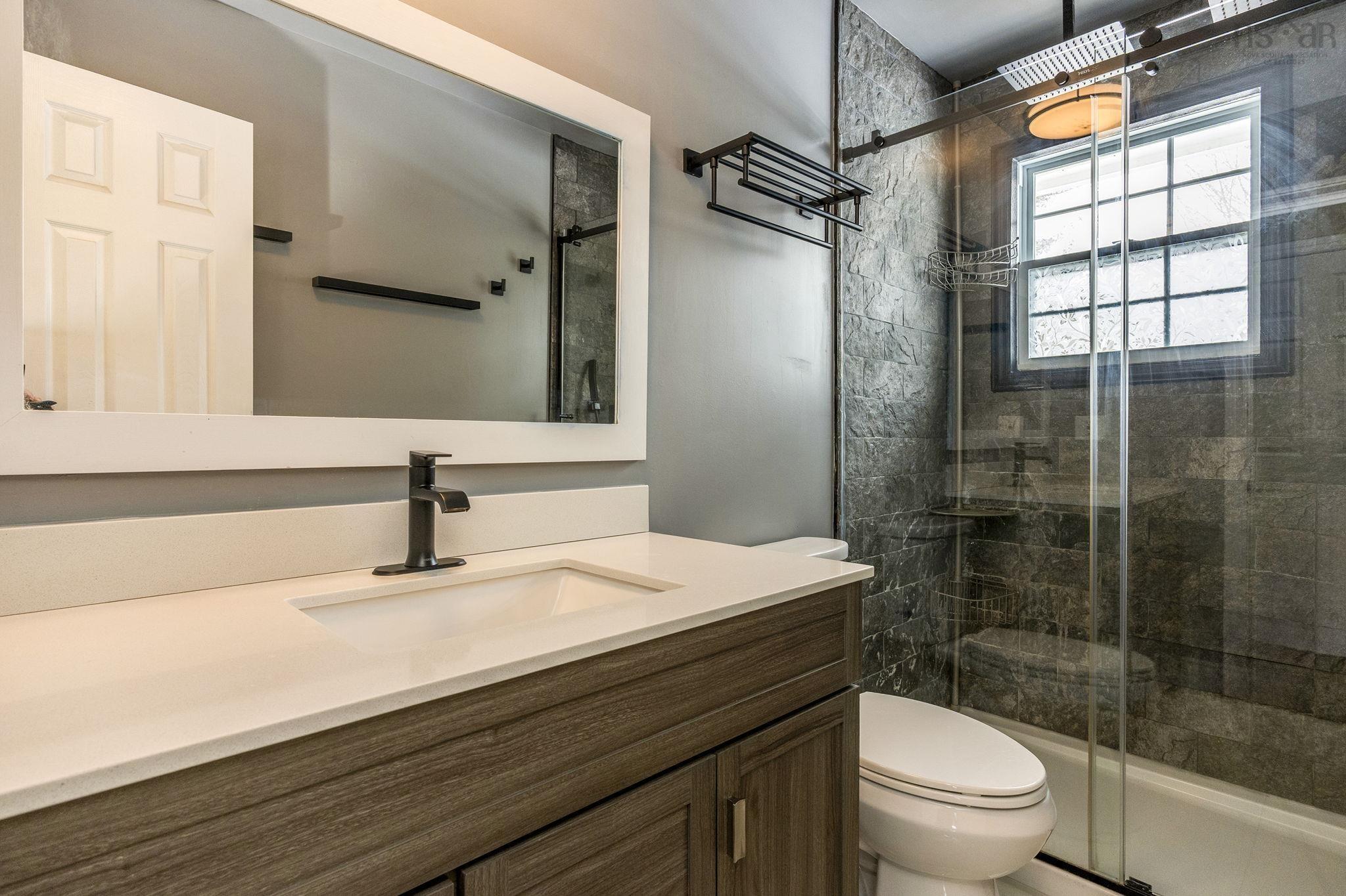 $349,900.00: 18 Cook Avenue, Wilmot