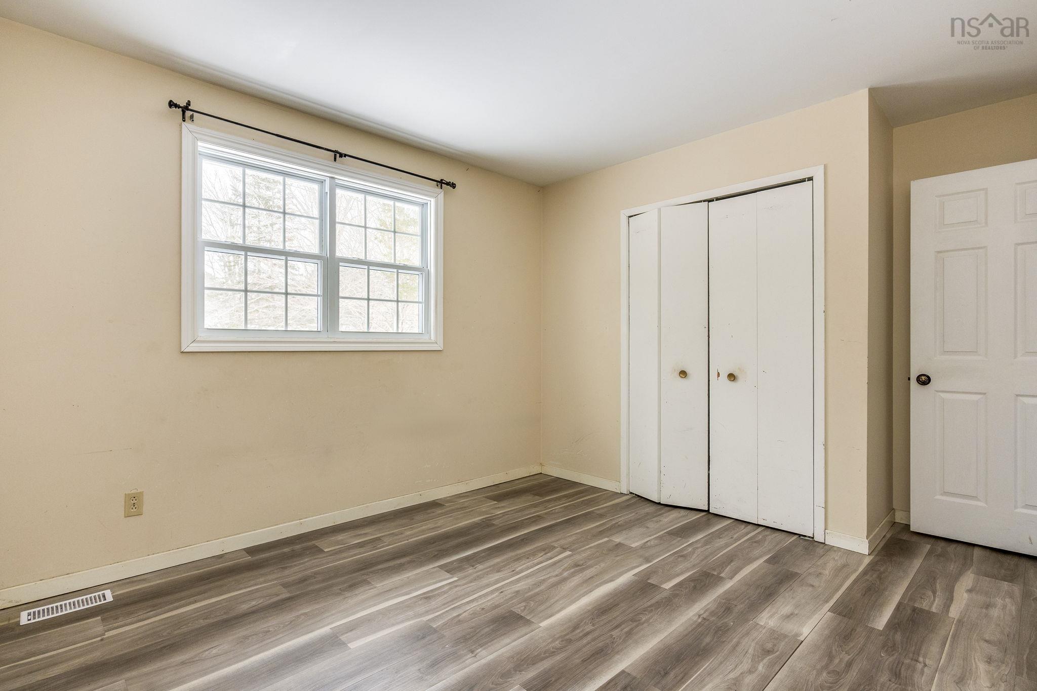 $349,900.00: 18 Cook Avenue, Wilmot