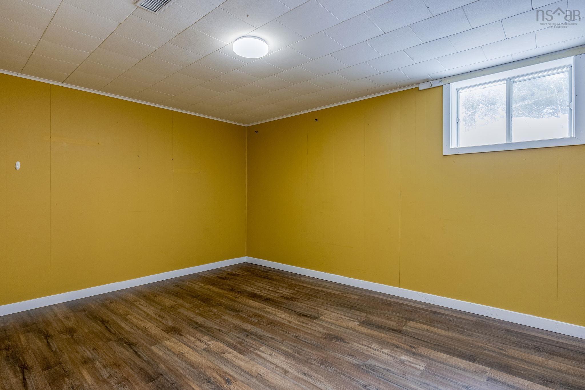 $349,900.00: 18 Cook Avenue, Wilmot