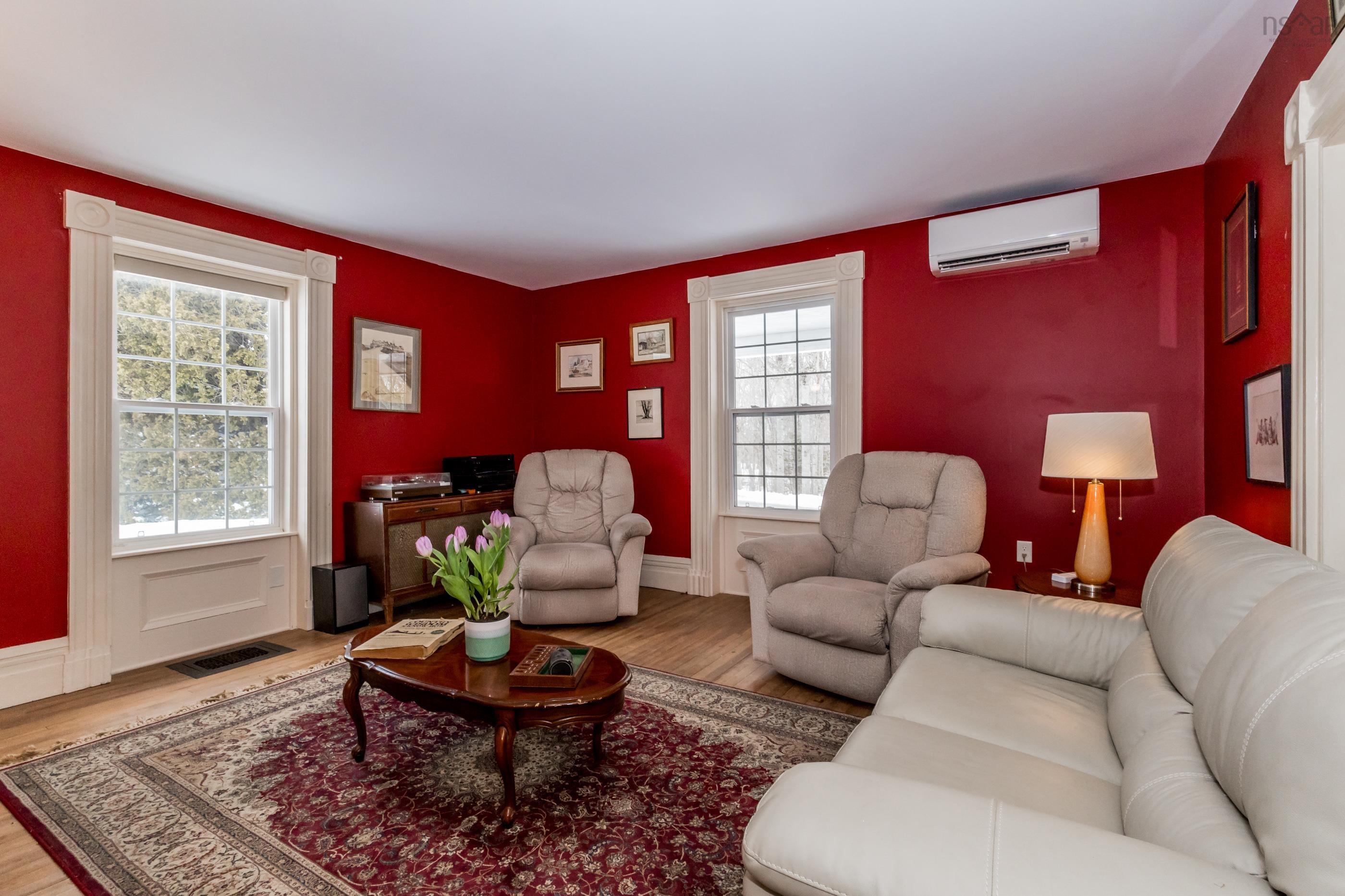 $524,900.00: 1665 Highway 362, Victoria Vale