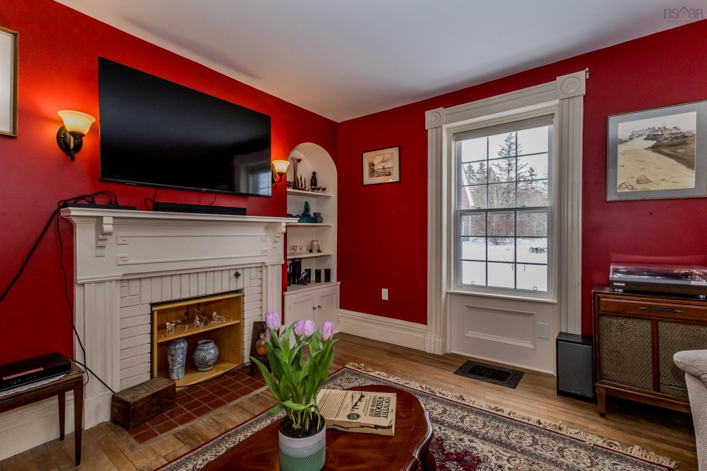 $524,900.00: 1665 Highway 362, Victoria Vale