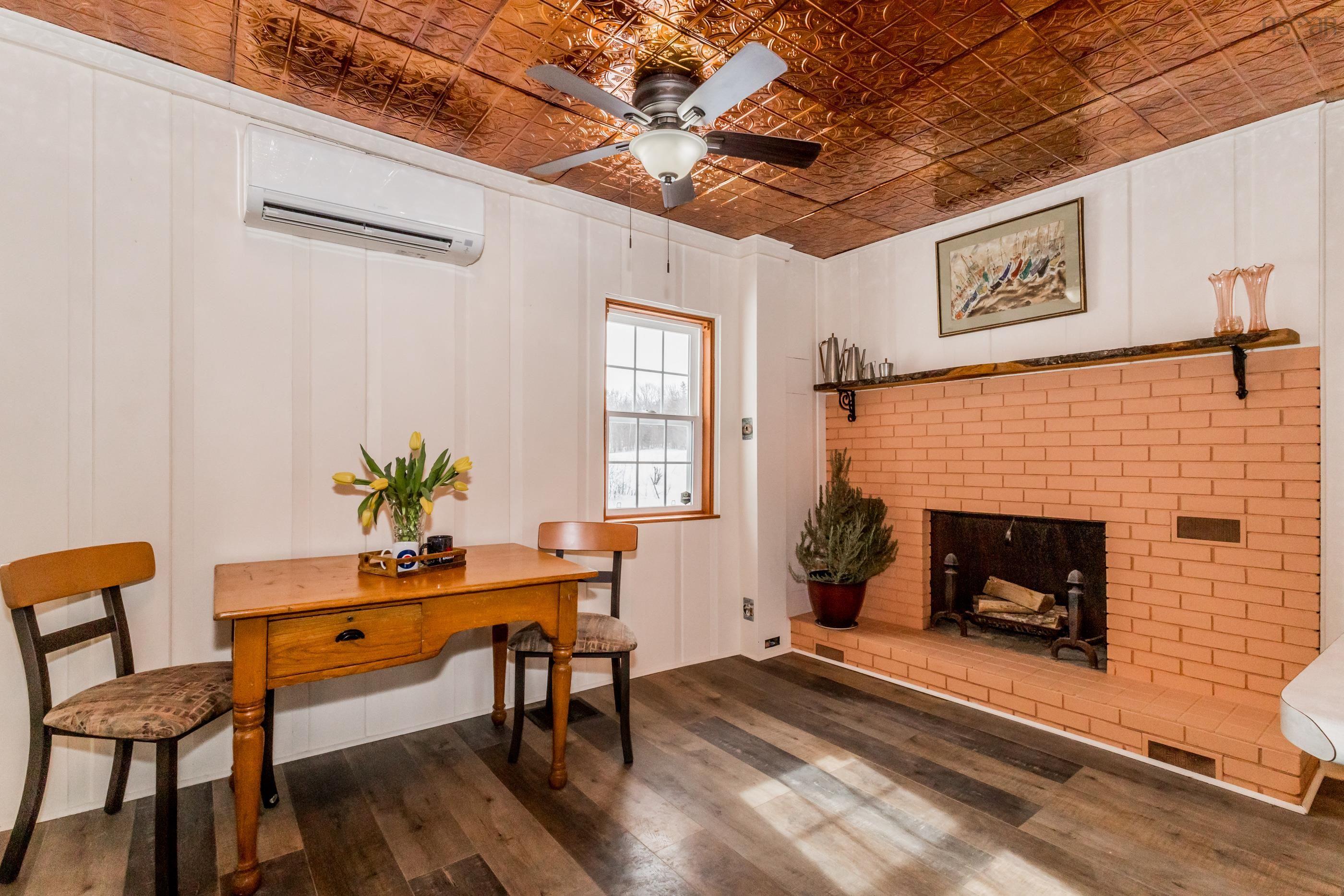 $524,900.00: 1665 Highway 362, Victoria Vale