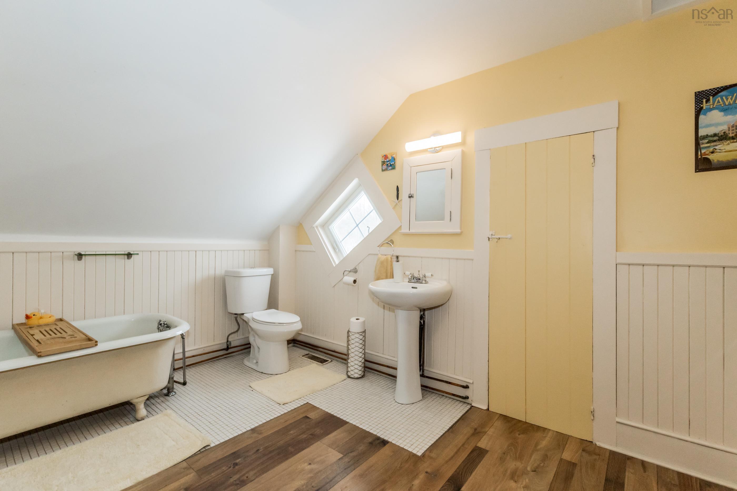 $524,900.00: 1665 Highway 362, Victoria Vale