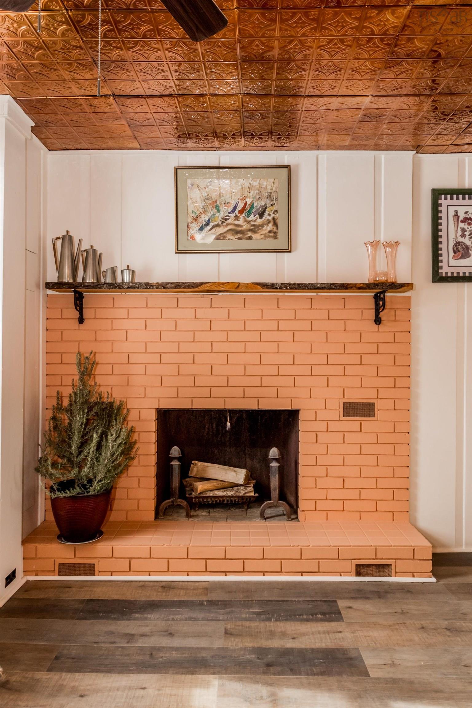 $524,900.00: 1665 Highway 362, Victoria Vale