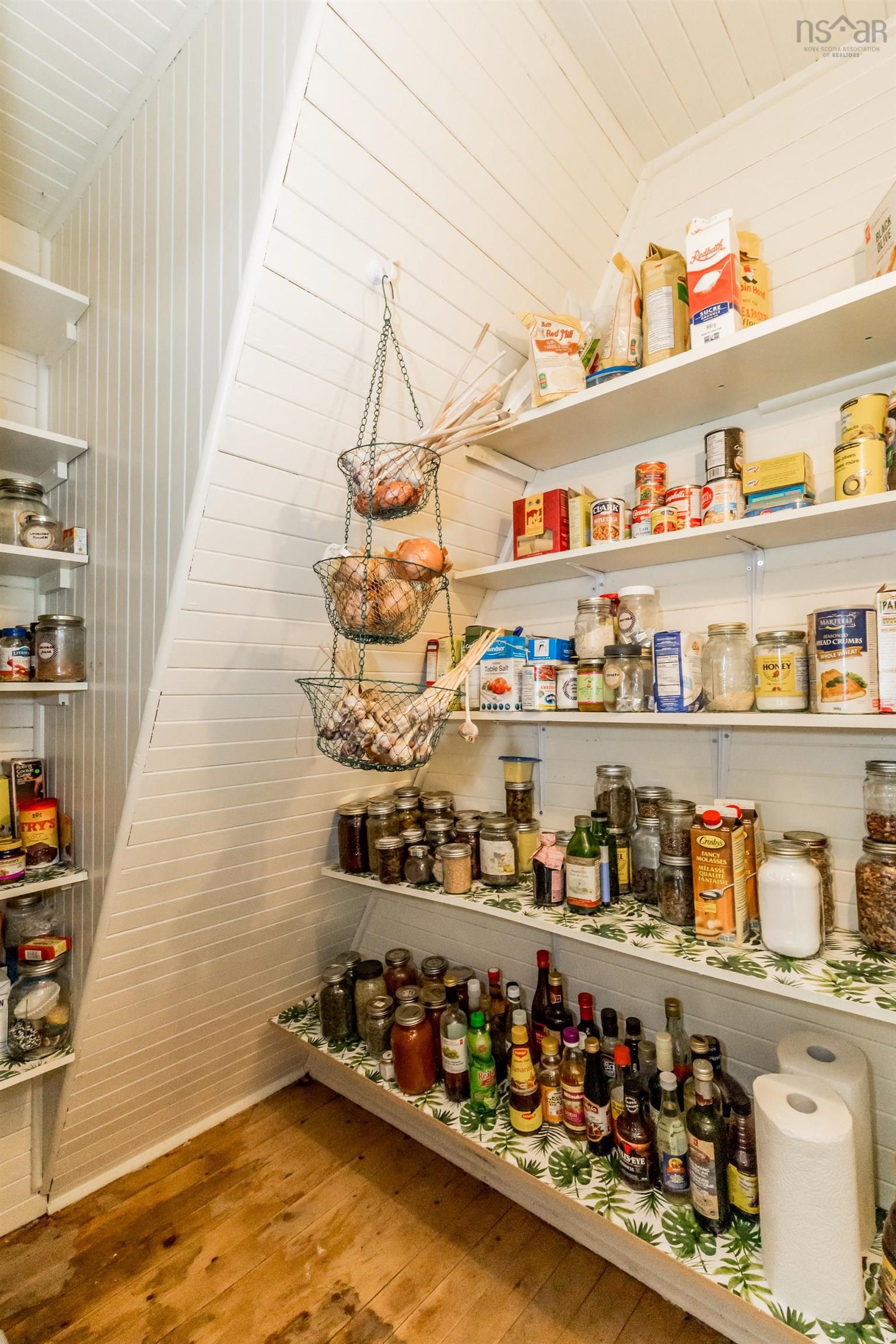 $524,900.00: 1665 Highway 362, Victoria Vale